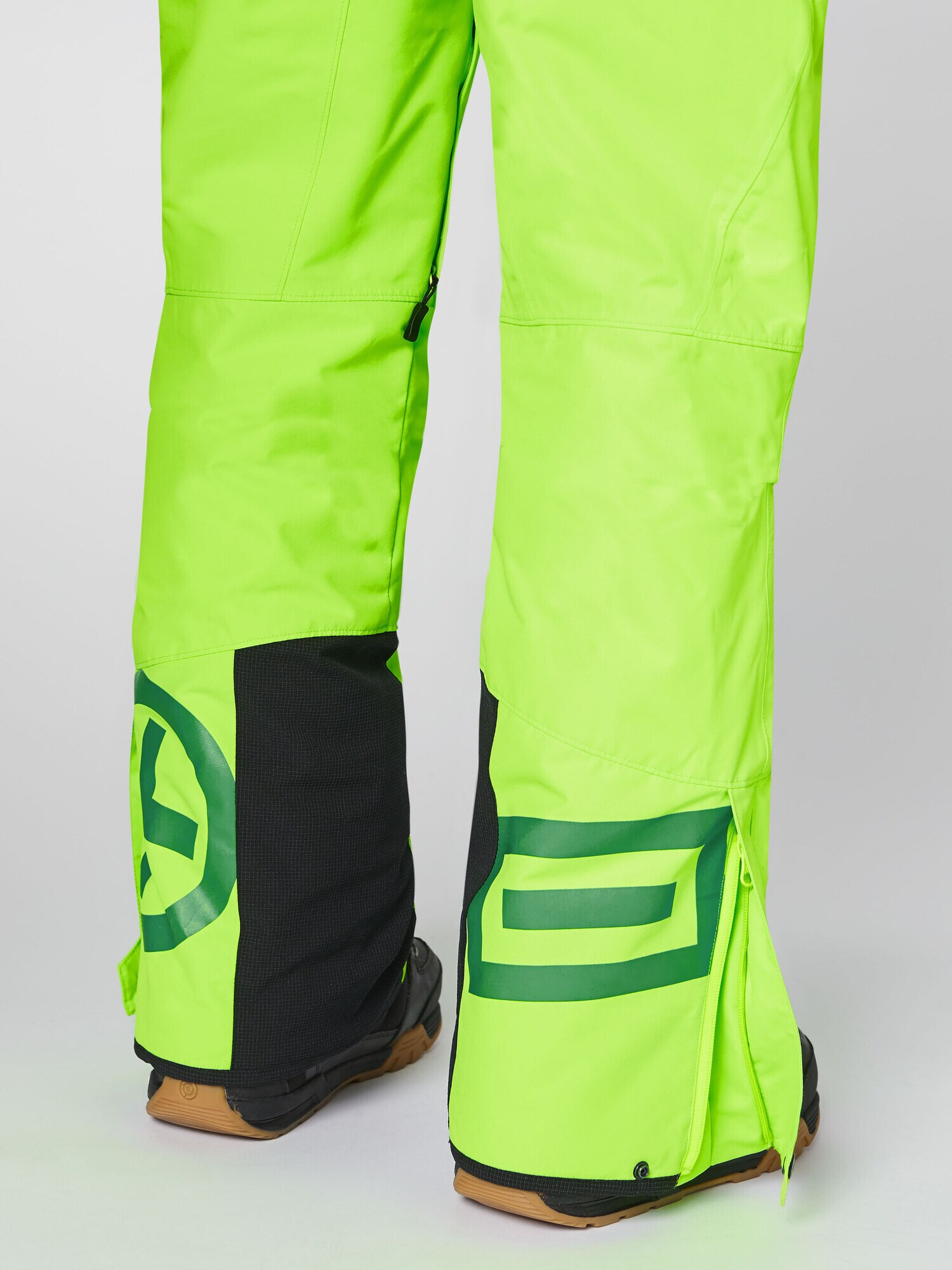 CHIEMSEE Pantaloni outdoor 'Taos' verde jad / verde neon / negru - Pled.ro