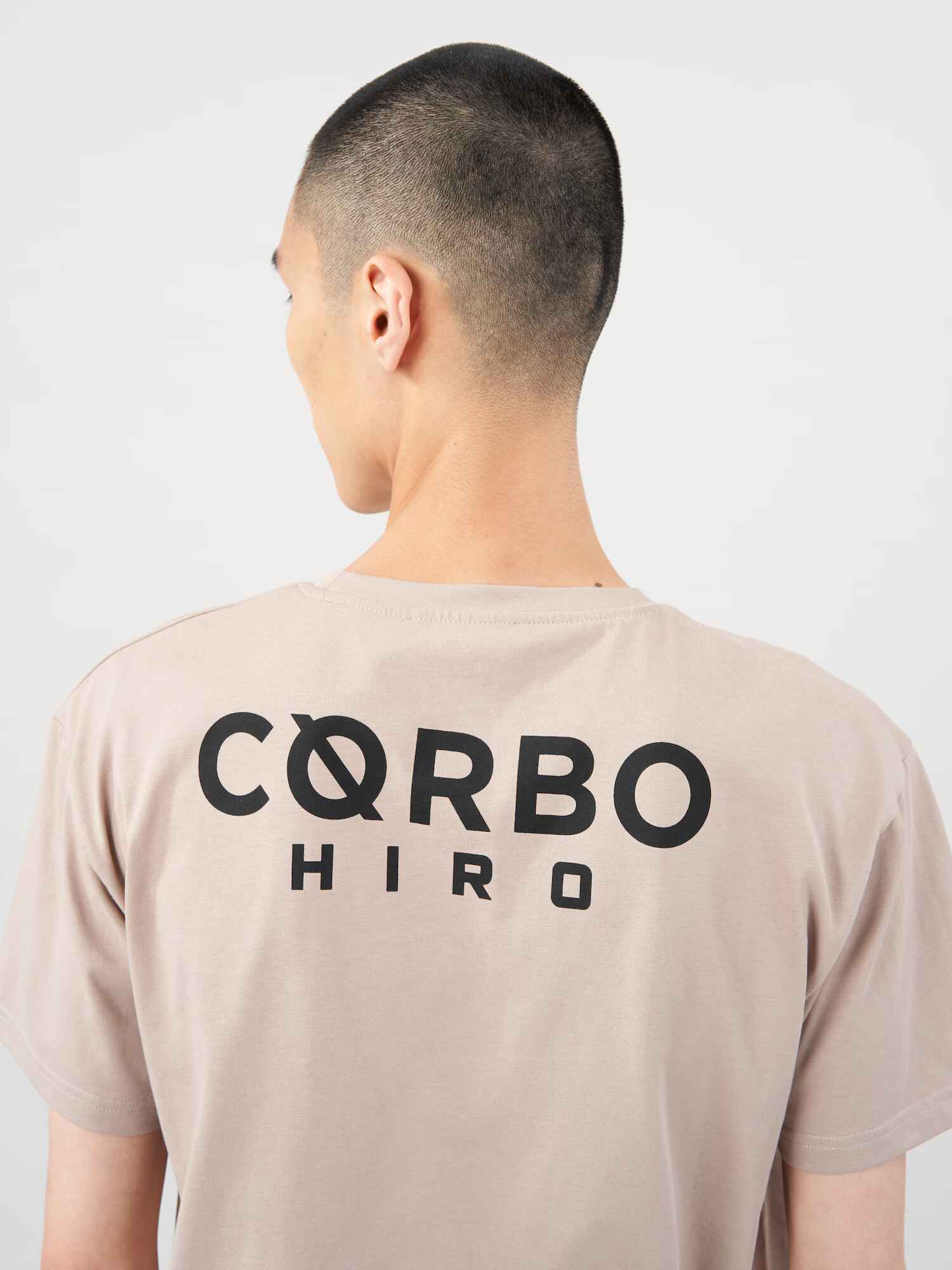 Cørbo Hiro Tricou 'Shibuya' culoarea pielii / negru - Pled.ro