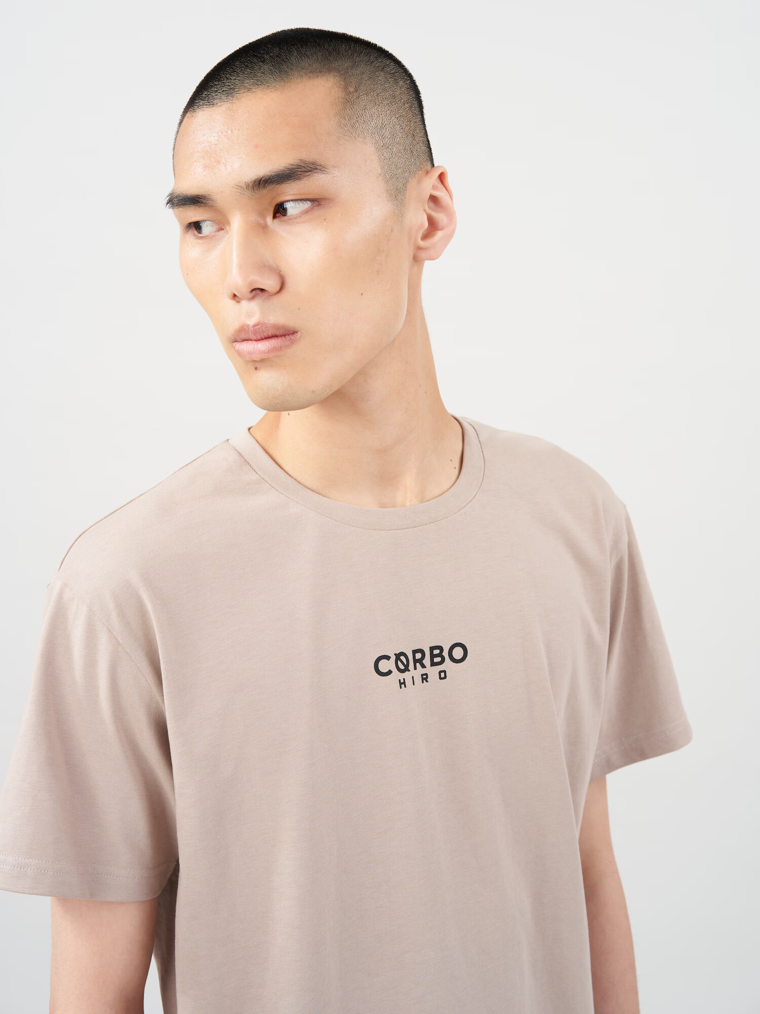 Cørbo Hiro Tricou 'Shibuya' culoarea pielii / negru - Pled.ro