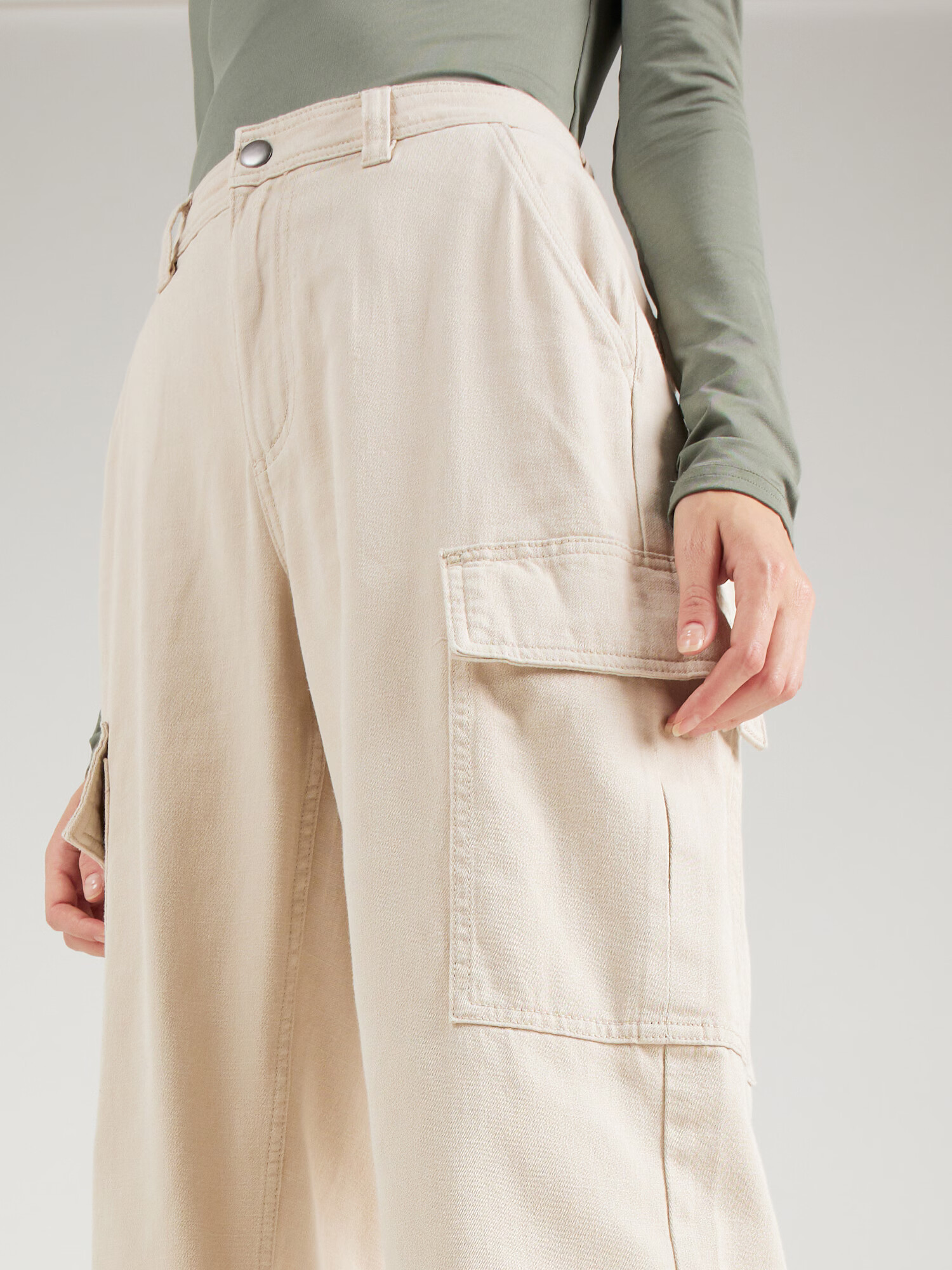 Cotton On Pantaloni cu buzunare 'BOBBIE' gri deschis - Pled.ro