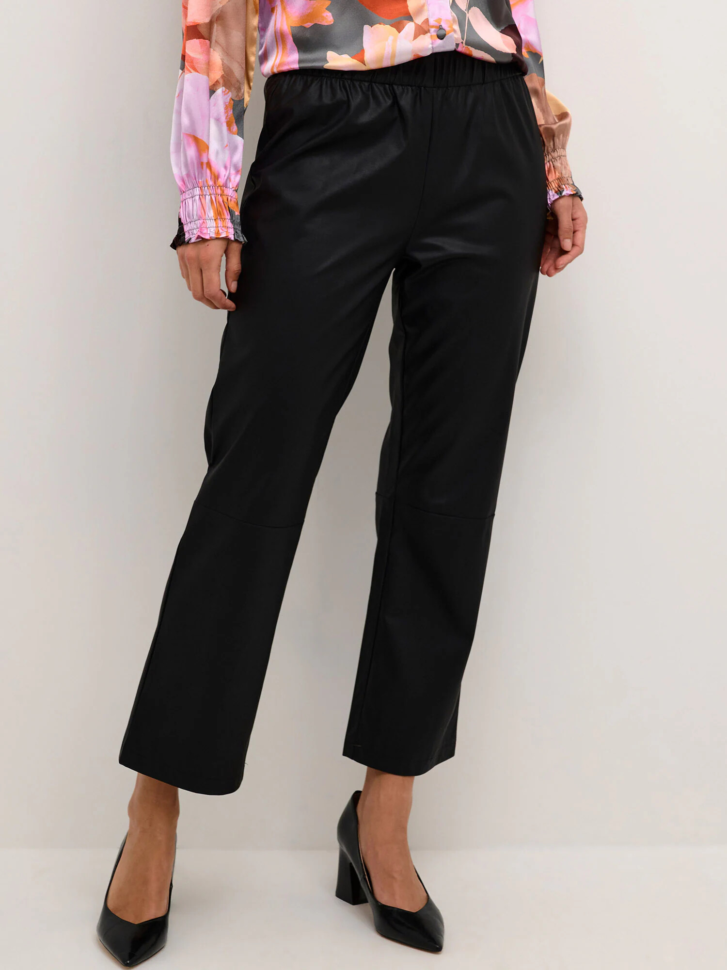 CULTURE Pantaloni 'Cassandra' negru - Pled.ro