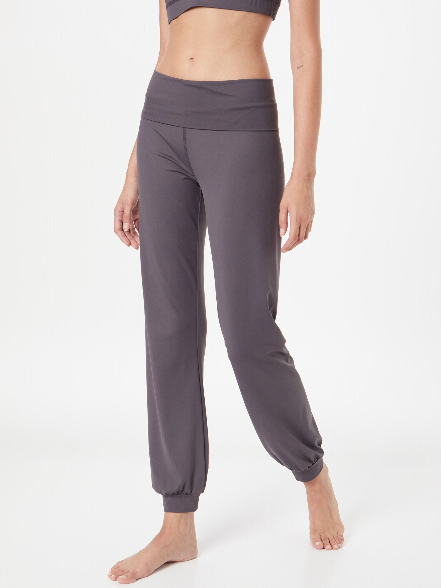 CURARE Yogawear Pantaloni sport 'Breath' gri taupe - Pled.ro