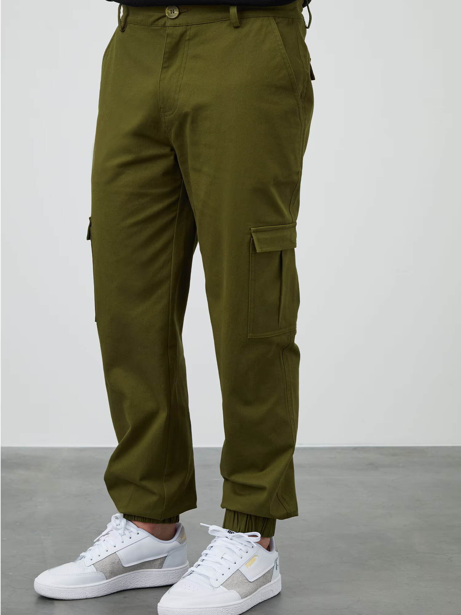 DAN FOX APPAREL Pantaloni cu buzunare 'Damon' kaki - Pled.ro