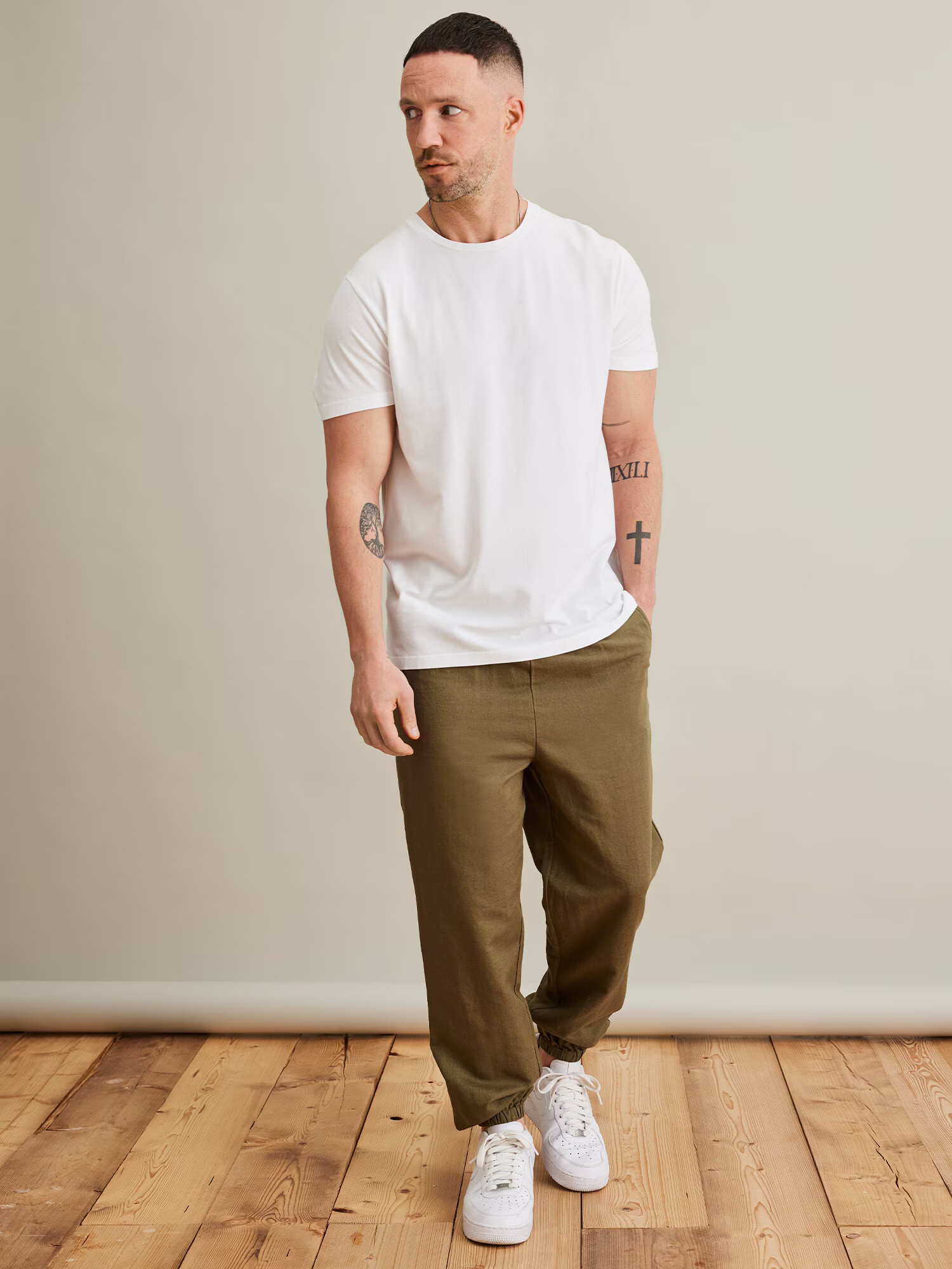 DAN FOX APPAREL Pantaloni 'Luca' kaki - Pled.ro