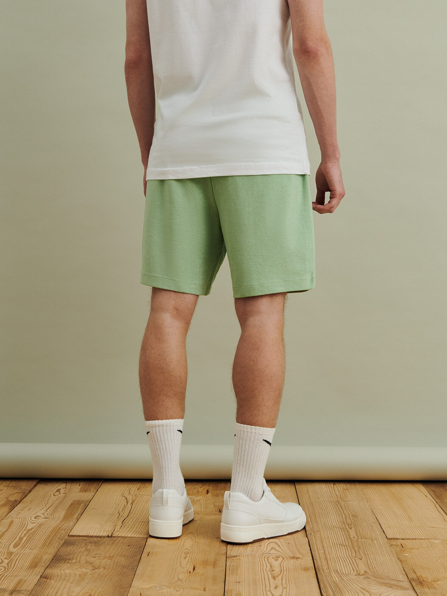 DAN FOX APPAREL Pantaloni 'Miko' verde deschis - Pled.ro