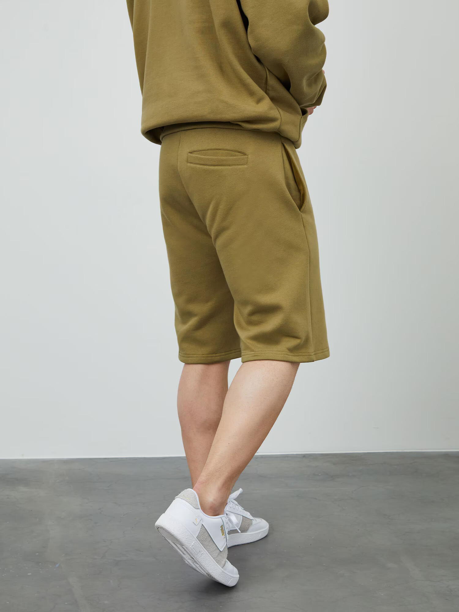 DAN FOX APPAREL Pantaloni 'Tino' kaki - Pled.ro