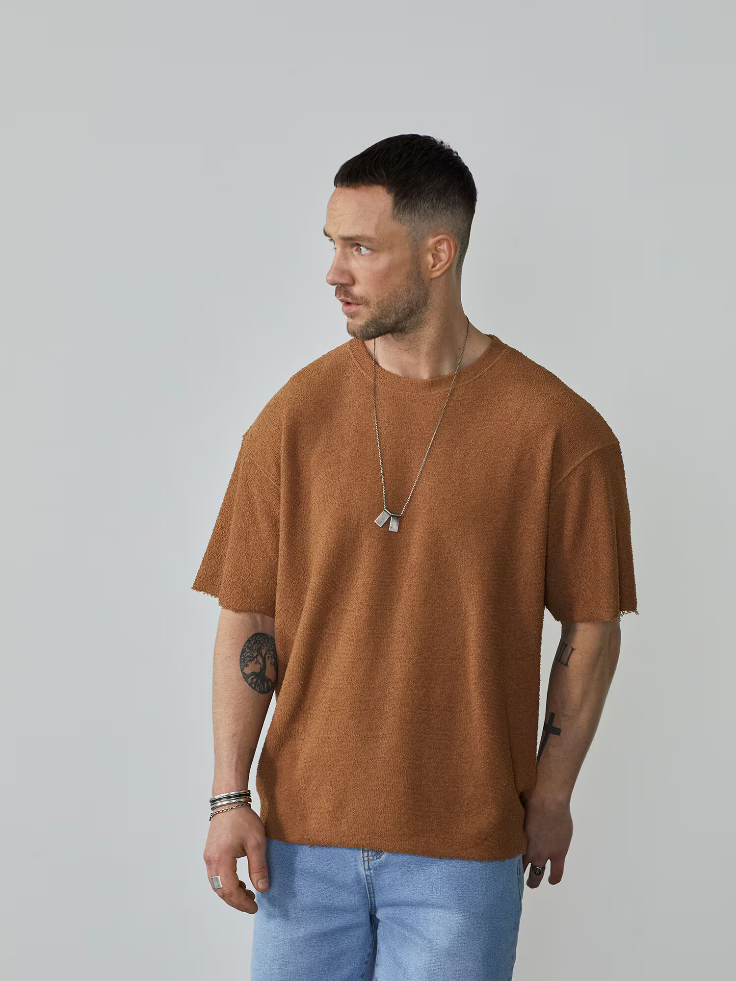 DAN FOX APPAREL Tricou 'Arjen' maro - Pled.ro