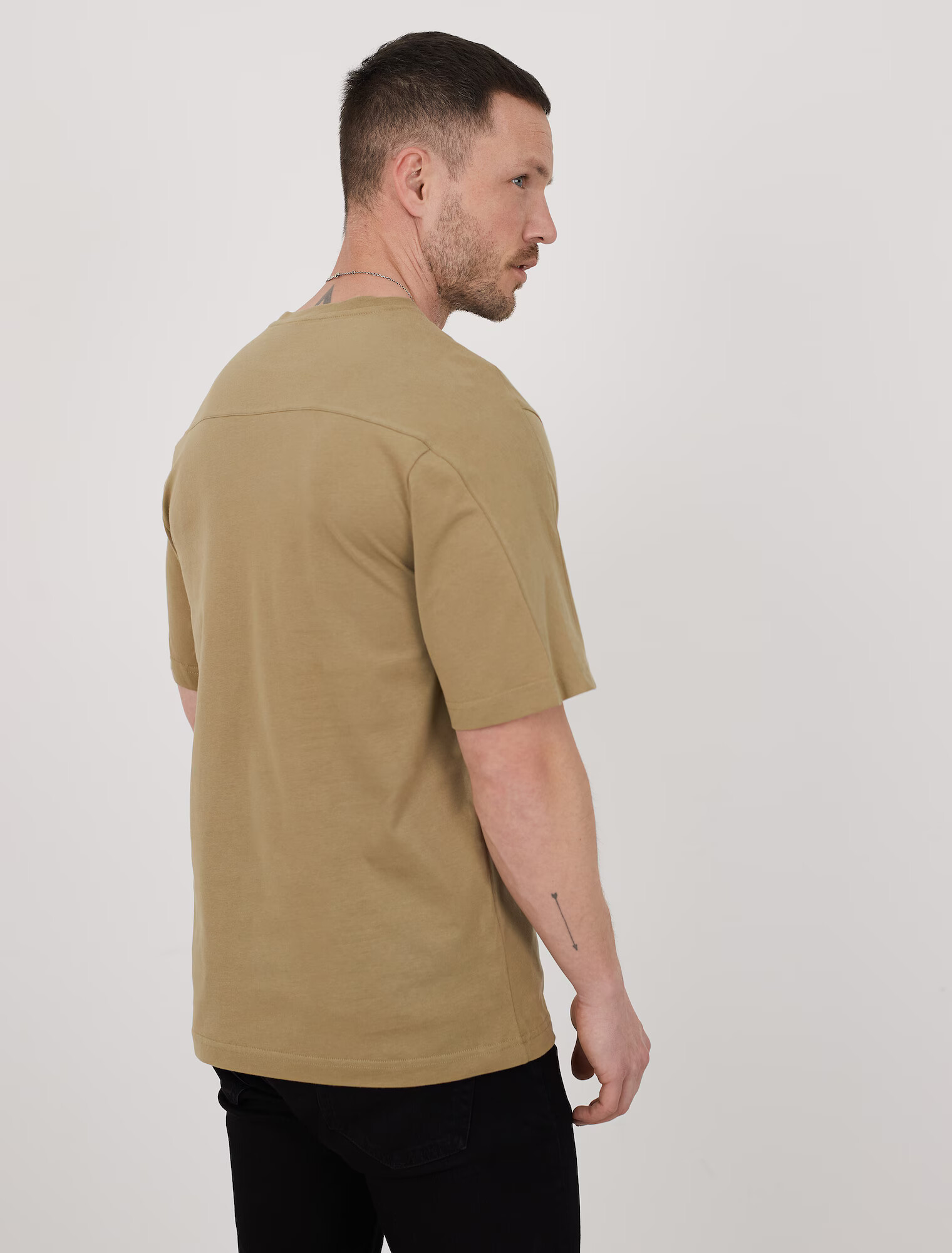 DAN FOX APPAREL Tricou 'Falk' kaki - Pled.ro