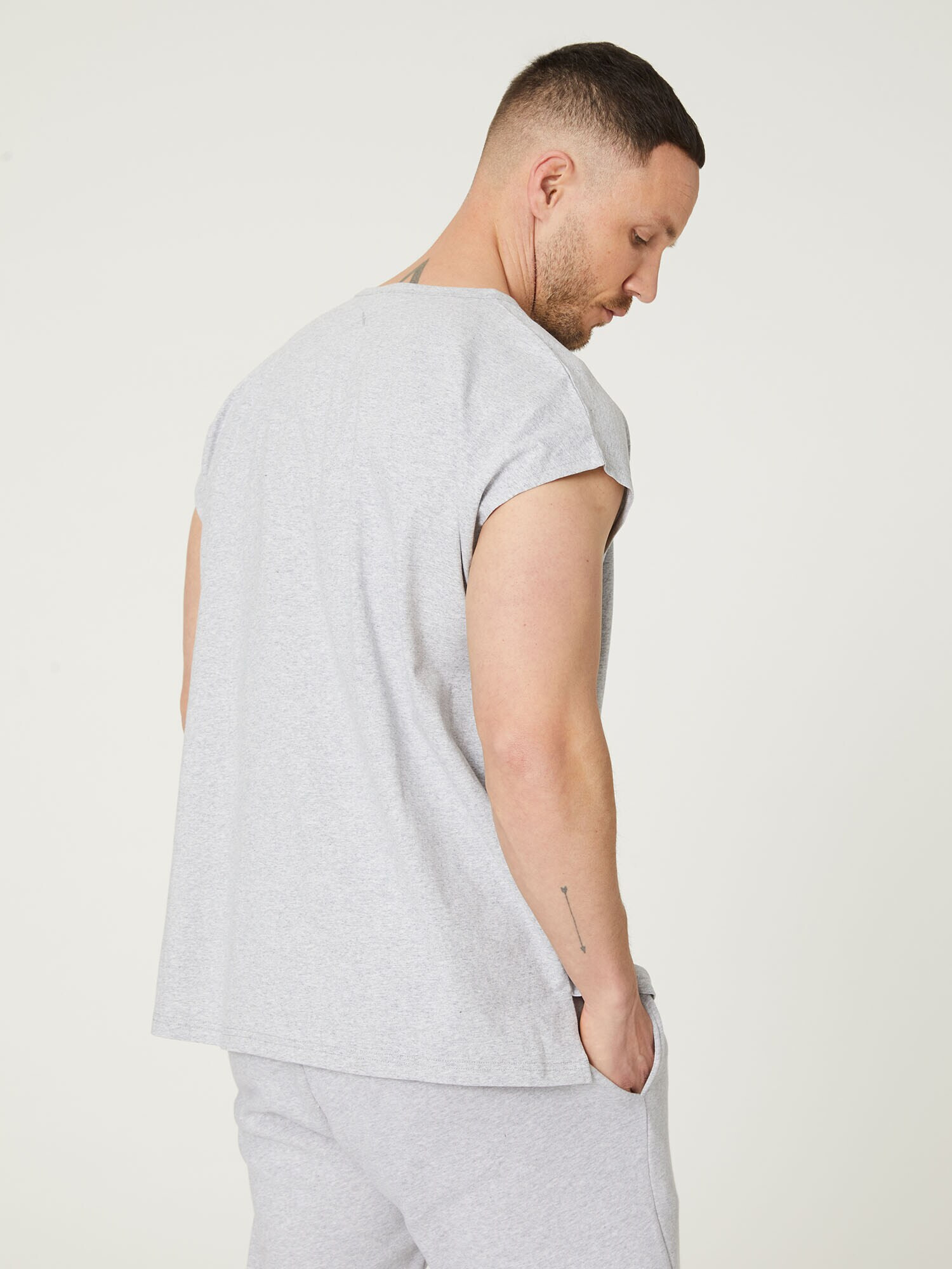 DAN FOX APPAREL Tricou 'Theo' gri deschis - Pled.ro