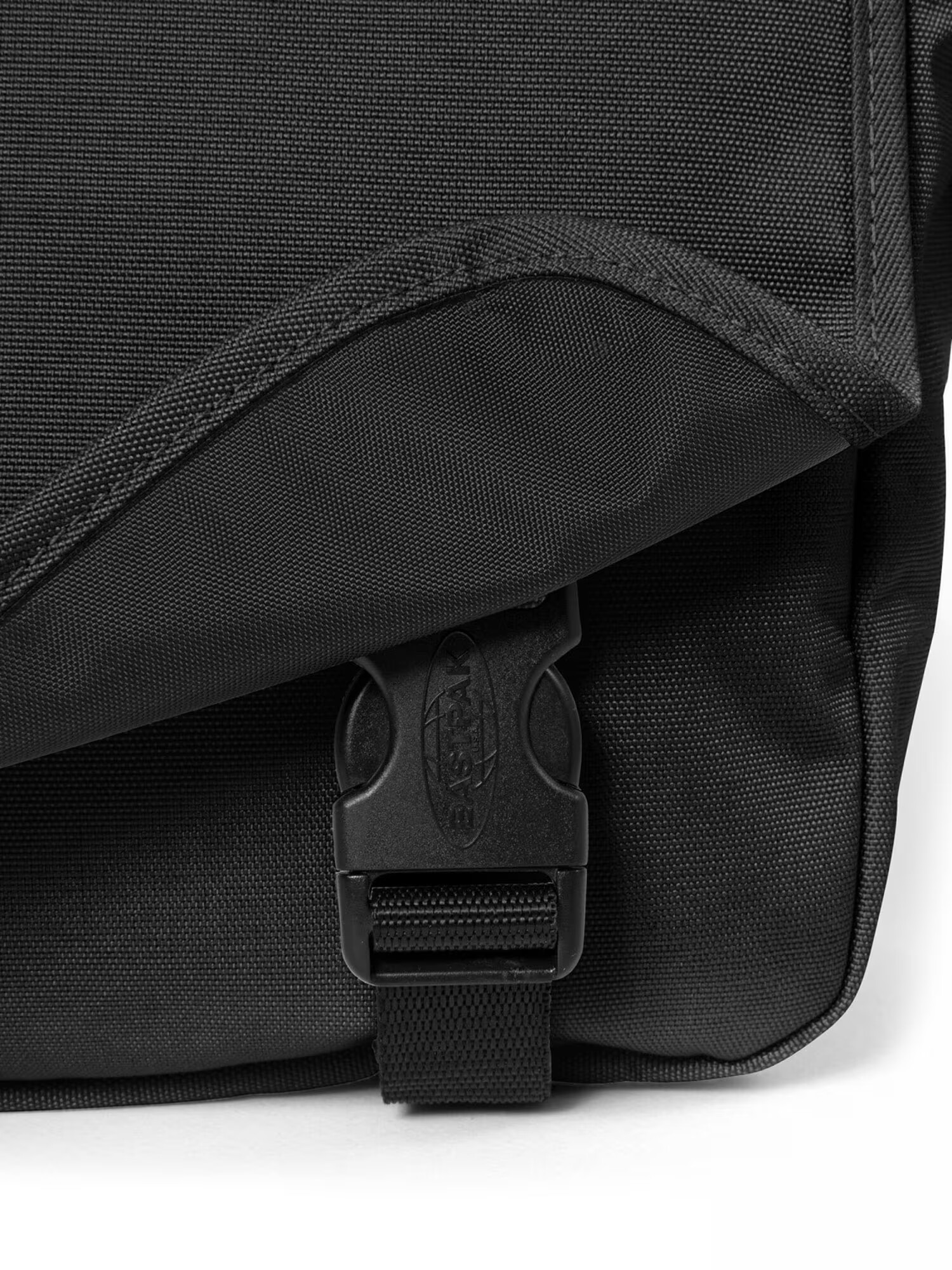 EASTPAK Messenger negru - Pled.ro