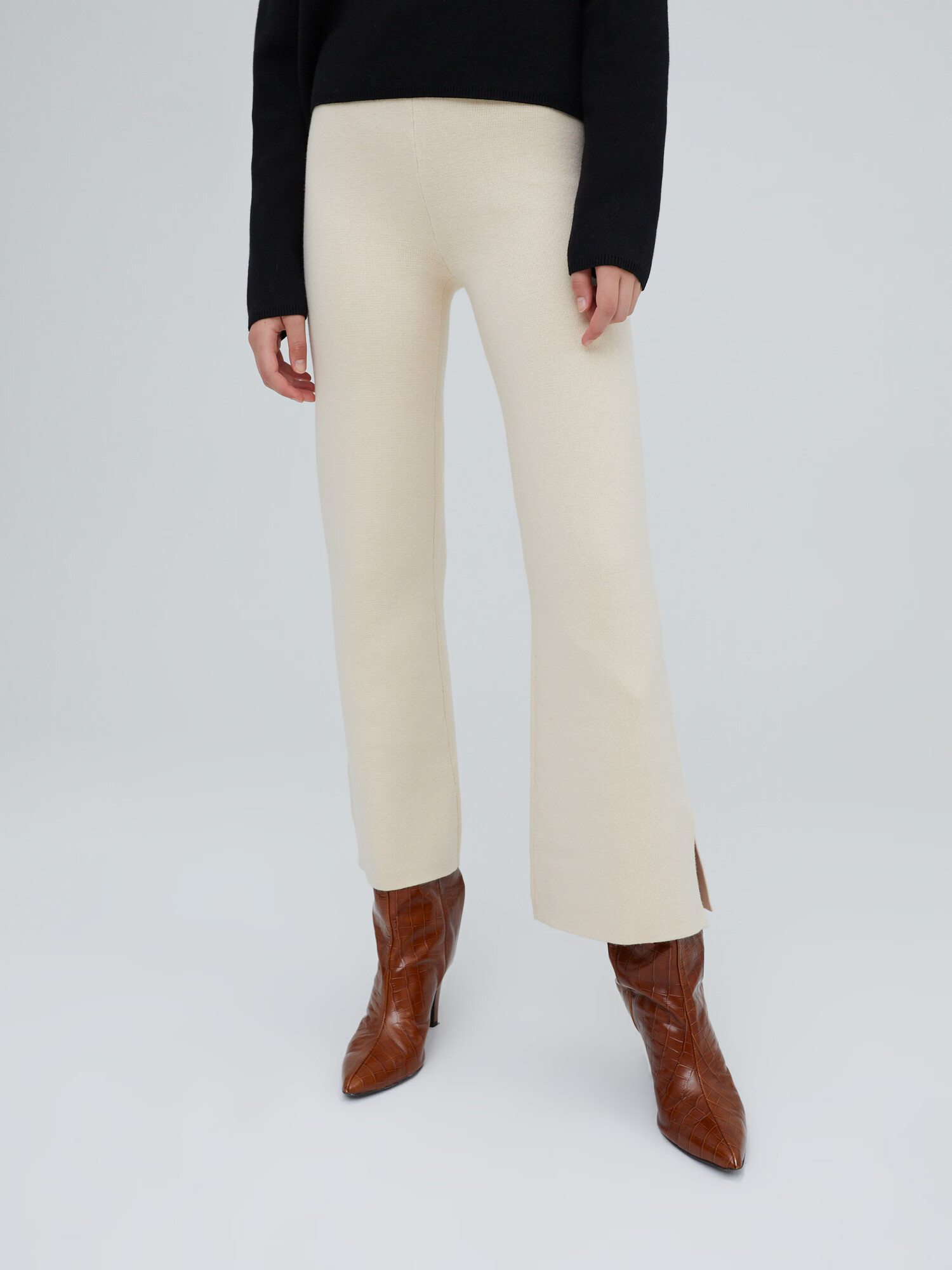 EDITED Pantaloni 'Genevieve' crem - Pled.ro