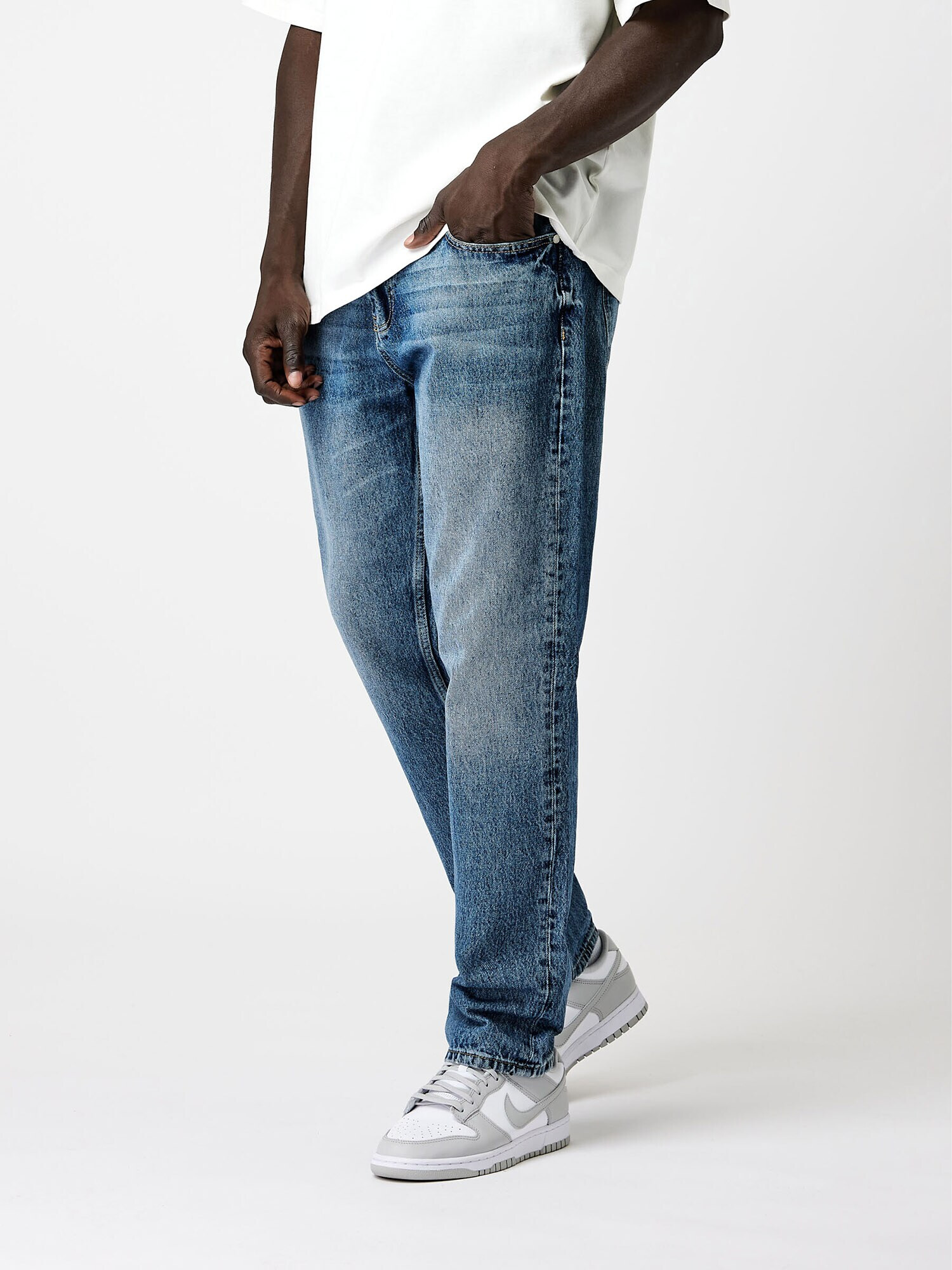 EIGHTYFIVE Jeans 'Carrot' albastru denim - Pled.ro