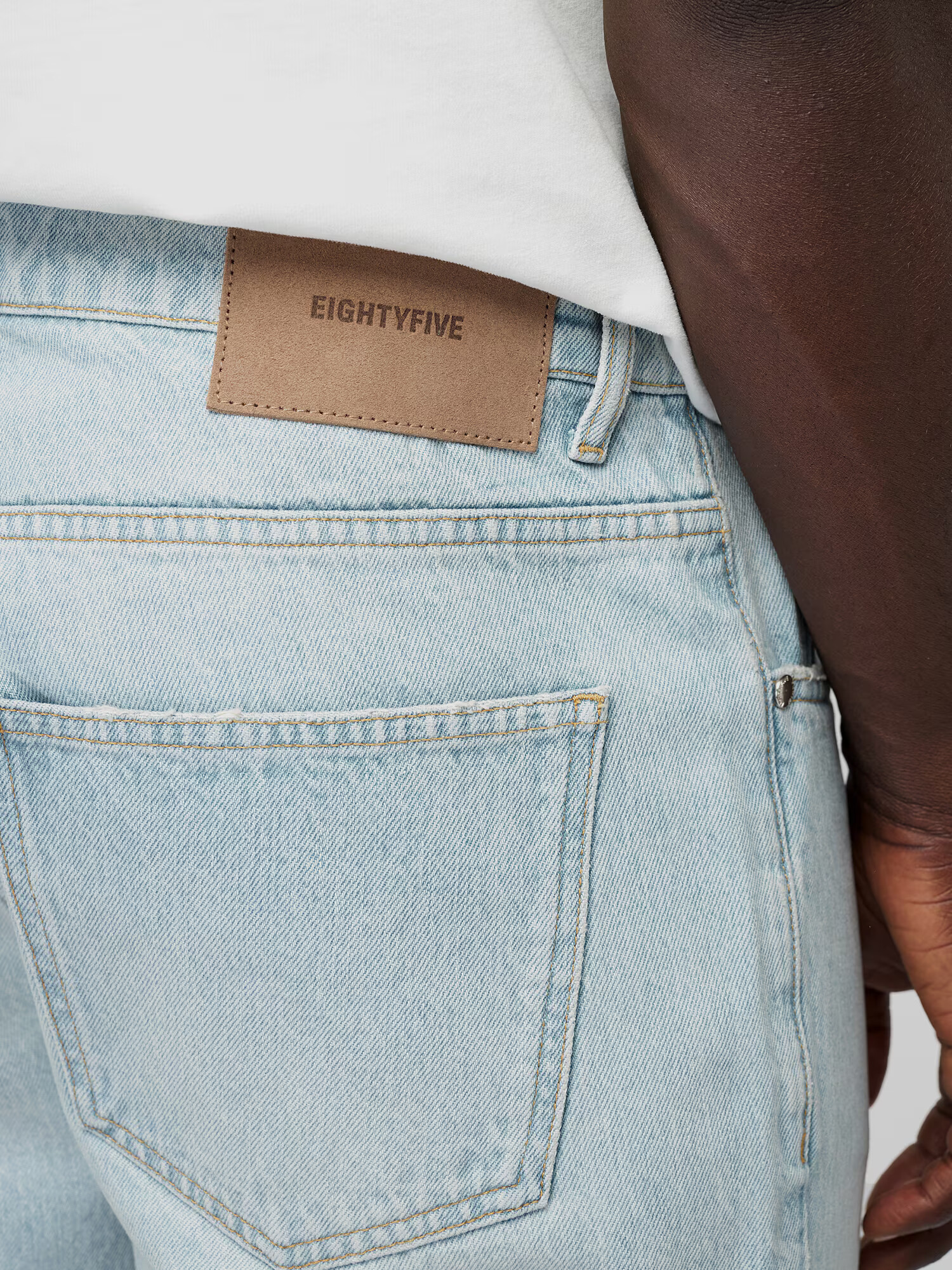 EIGHTYFIVE Jeans 'Distressed' albastru deschis - Pled.ro