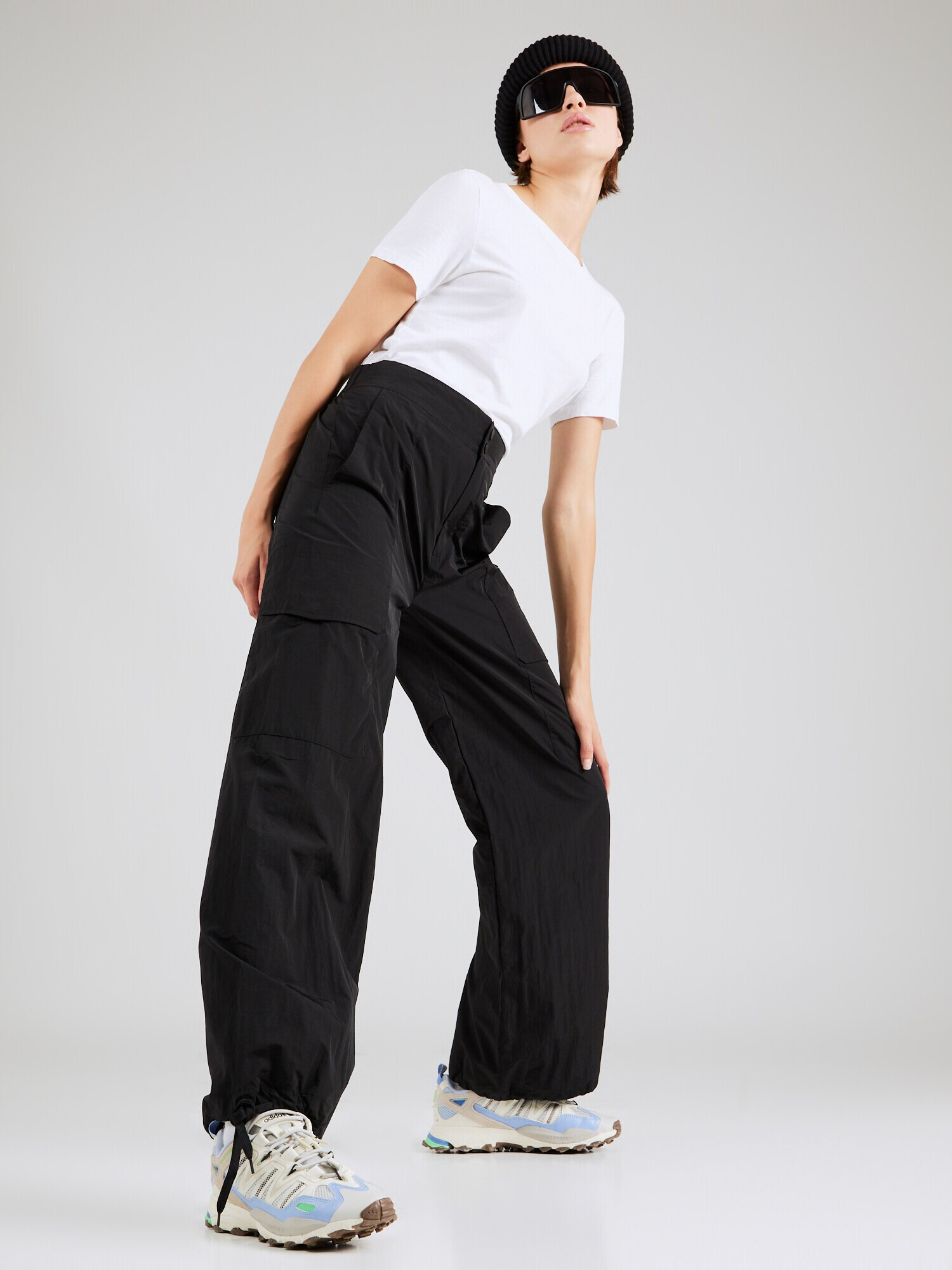 ELLESSE Pantaloni cu buzunare negru / alb - Pled.ro