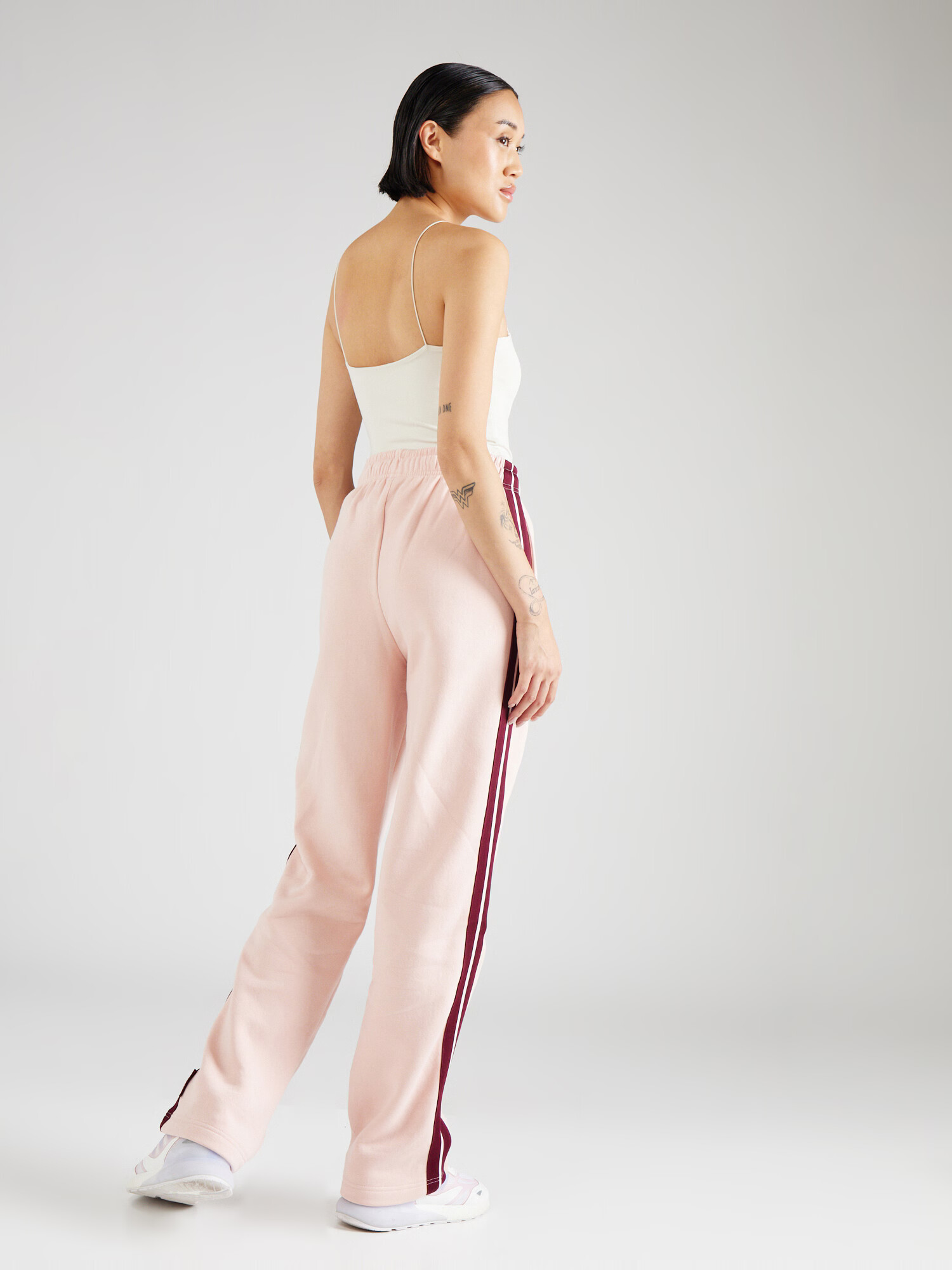 ELLESSE Pantaloni 'Radice' roz pastel / roșu carmin - Pled.ro