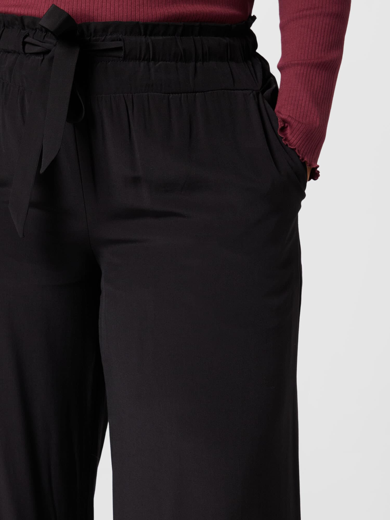 Esprit Curves Pantaloni negru - Pled.ro