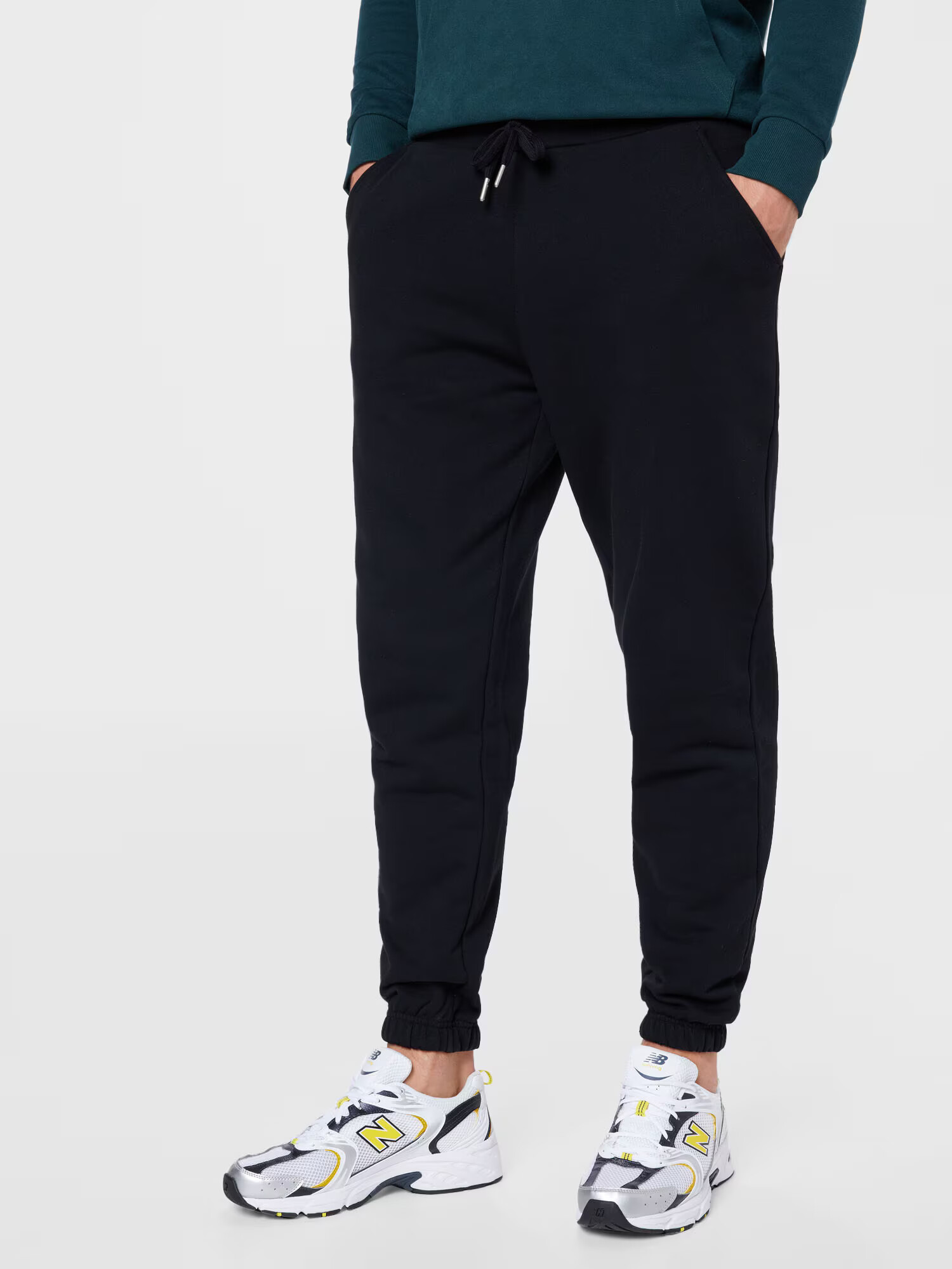 FARAH Pantaloni negru - Pled.ro