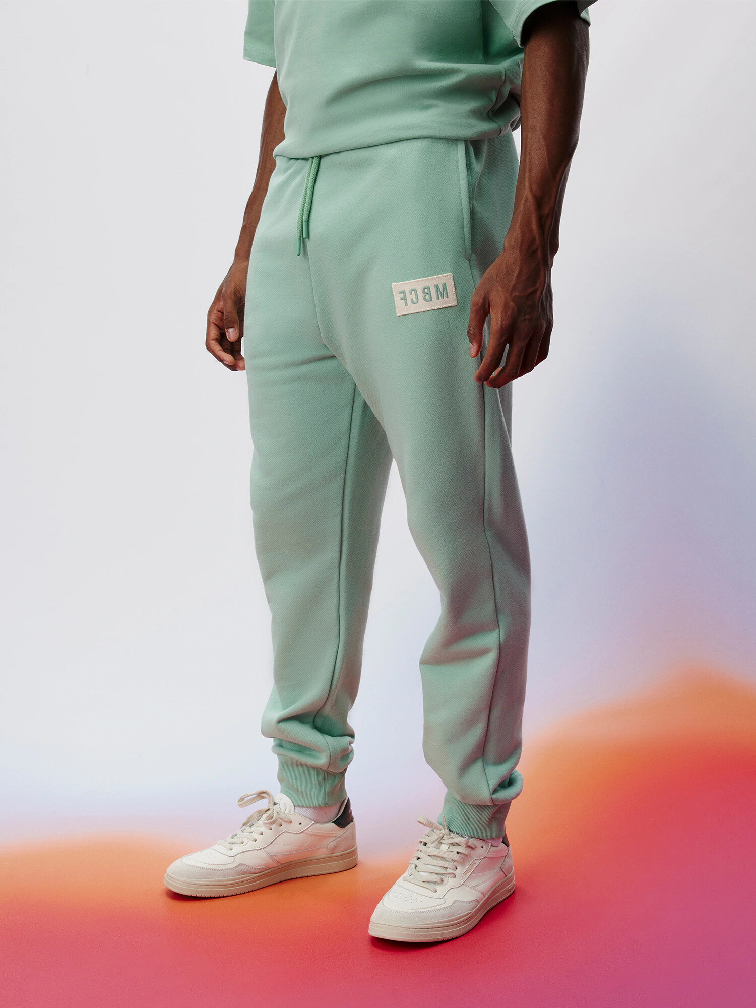 FC BAYERN MÜNCHEN Pantaloni 'Emilio' crem / verde pastel - Pled.ro