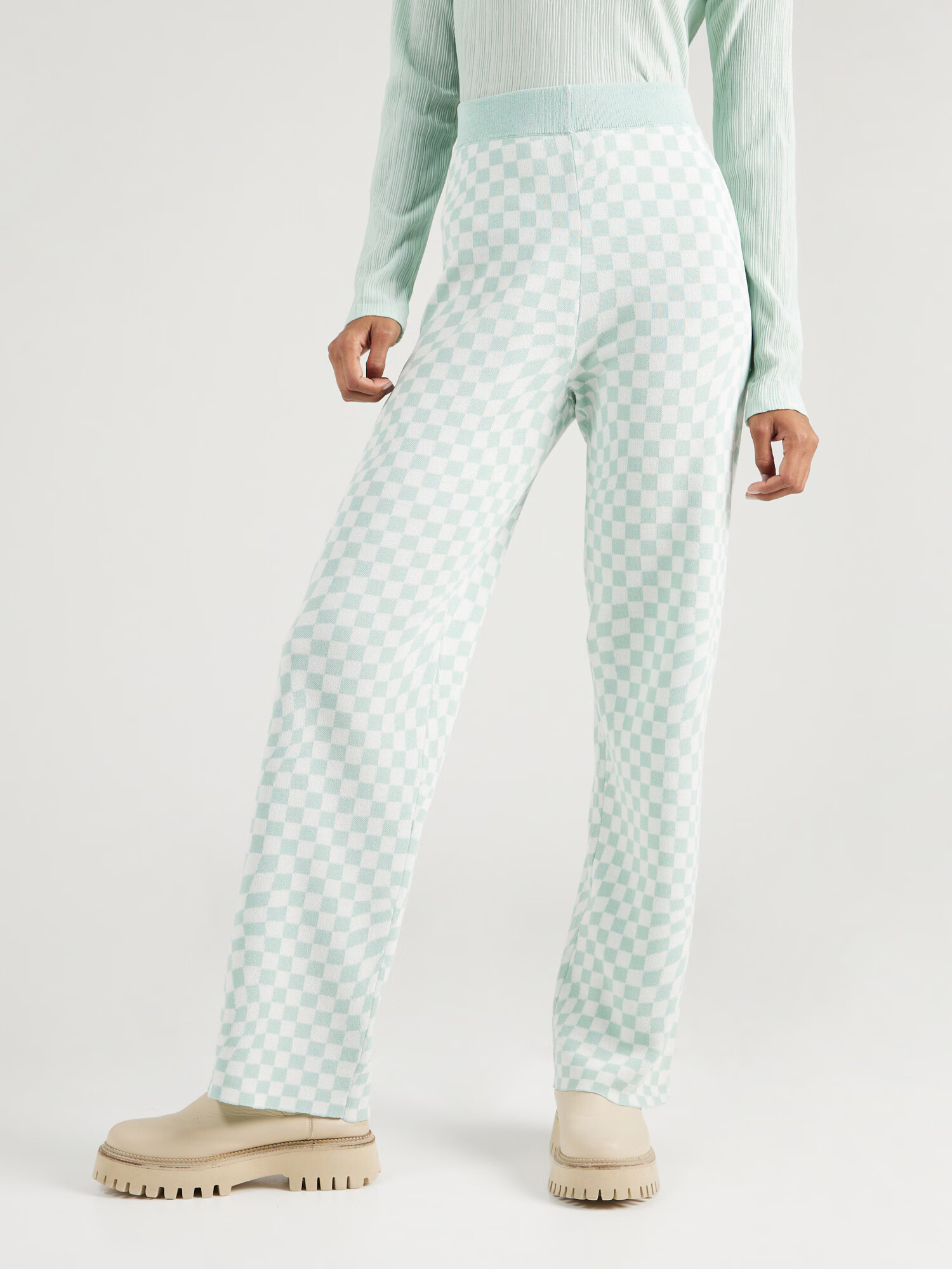 florence by mills exclusive for ABOUT YOU Pantaloni 'Copal' verde pastel / alb - Pled.ro