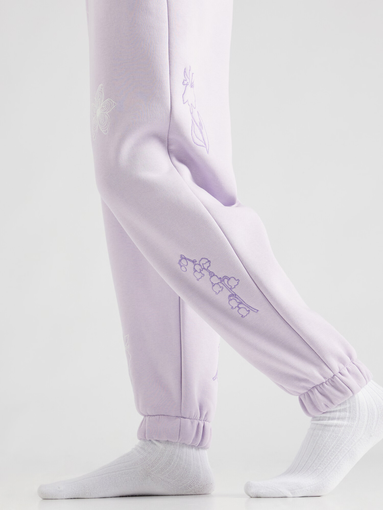 florence by mills exclusive for ABOUT YOU Pantaloni 'Lili' lila / mov liliachiu / alb - Pled.ro