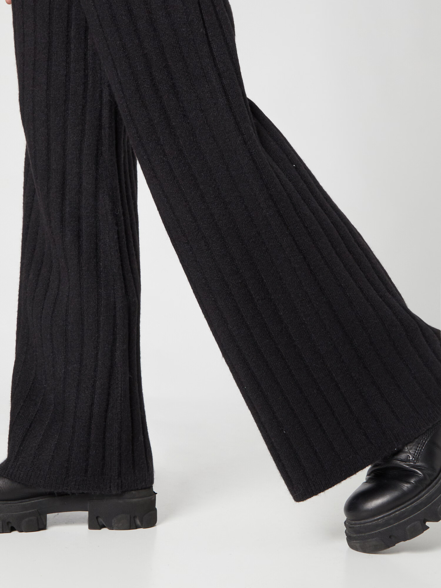 florence by mills exclusive for ABOUT YOU Pantaloni 'Pieris' negru - Pled.ro