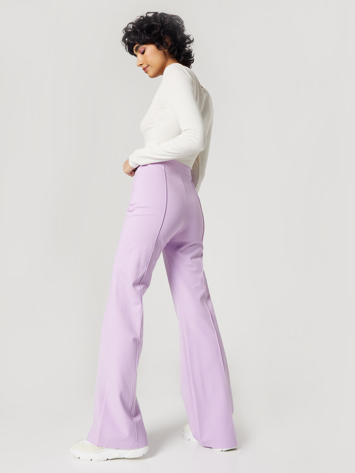 florence by mills exclusive for ABOUT YOU Pantaloni 'Spruce' lila - Pled.ro