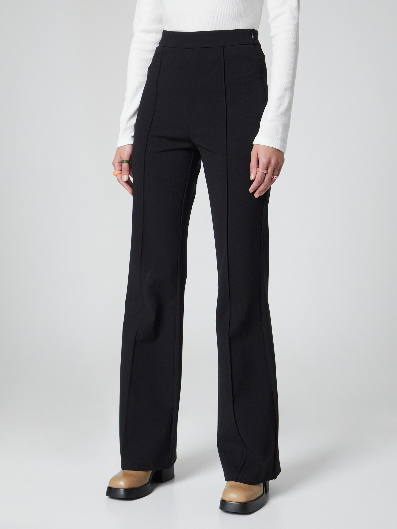 florence by mills exclusive for ABOUT YOU Pantaloni 'Spruce' negru - Pled.ro