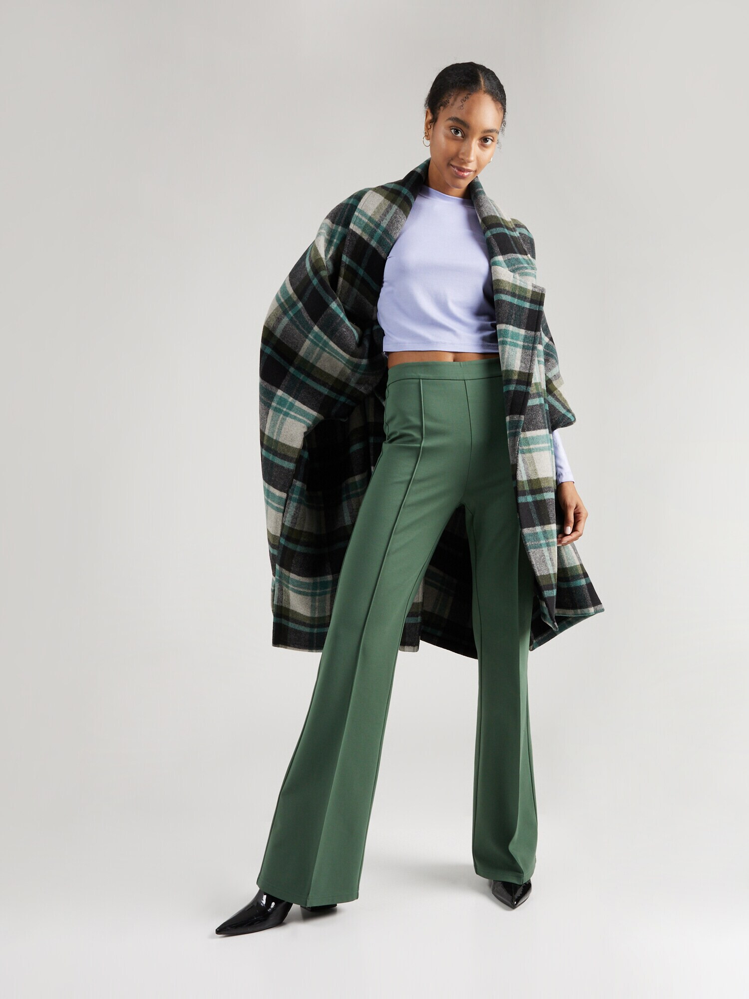 florence by mills exclusive for ABOUT YOU Pantaloni 'Spruce' verde - Pled.ro