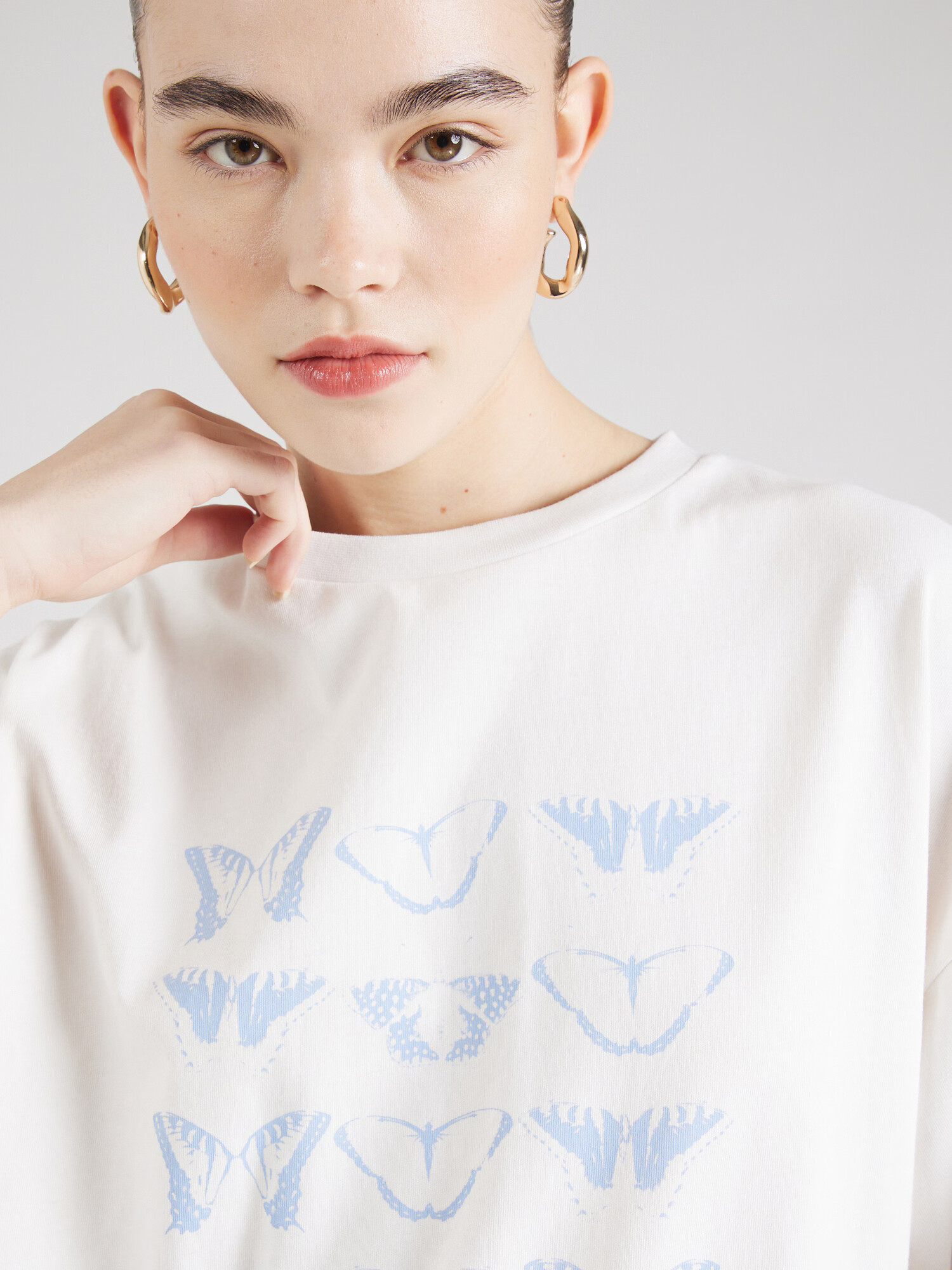 florence by mills exclusive for ABOUT YOU Tricou supradimensional 'Summer Rain' albastru deschis / alb - Pled.ro