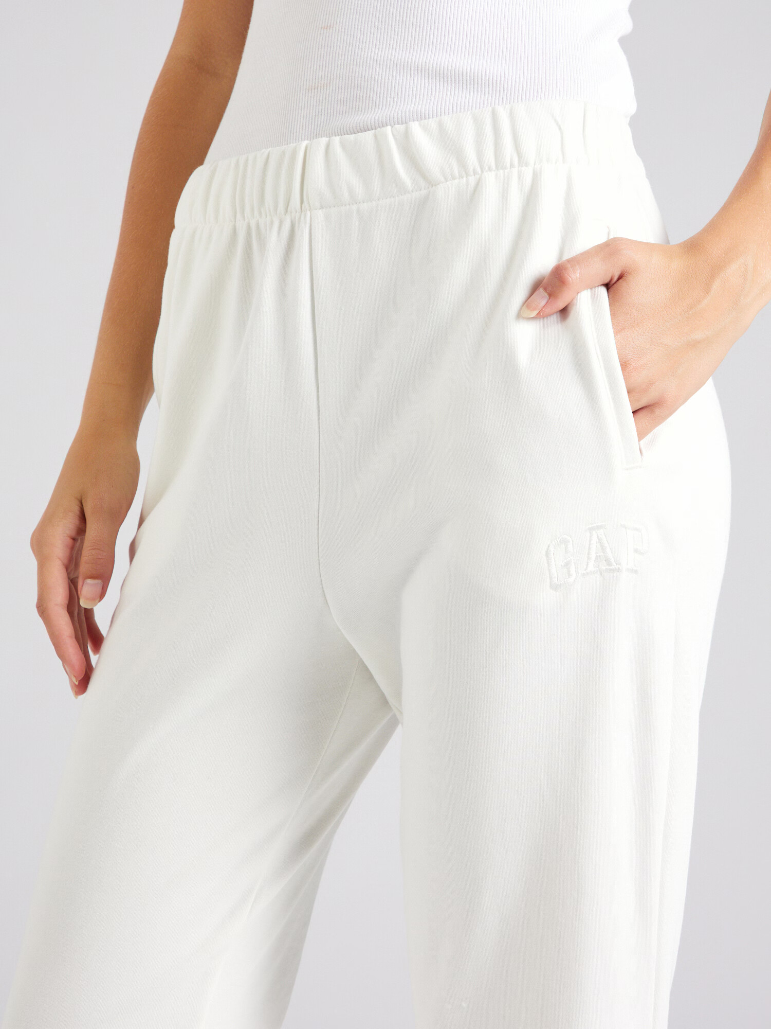 GAP Pantaloni alb murdar - Pled.ro