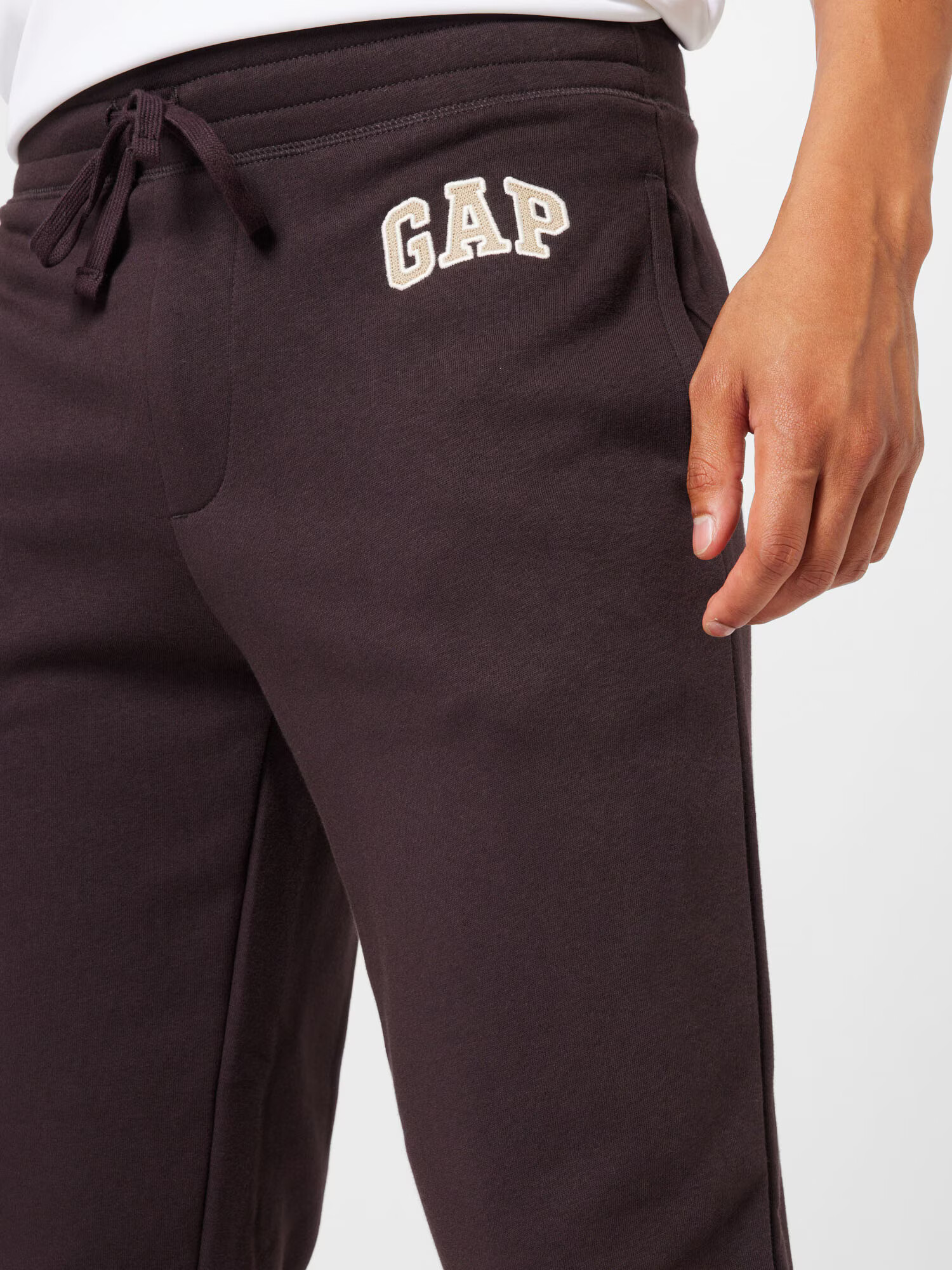 GAP Pantaloni bej / maro mokka / alb - Pled.ro