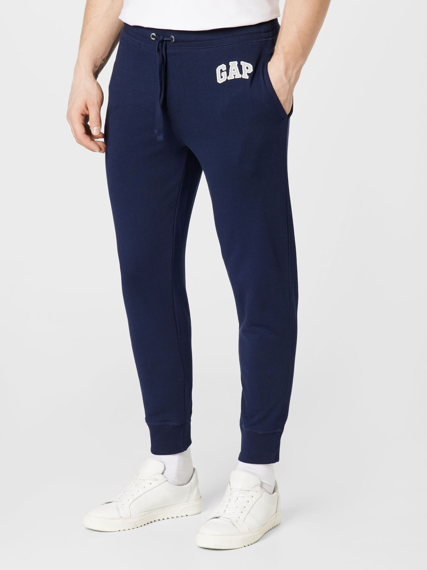 GAP Pantaloni bleumarin - Pled.ro