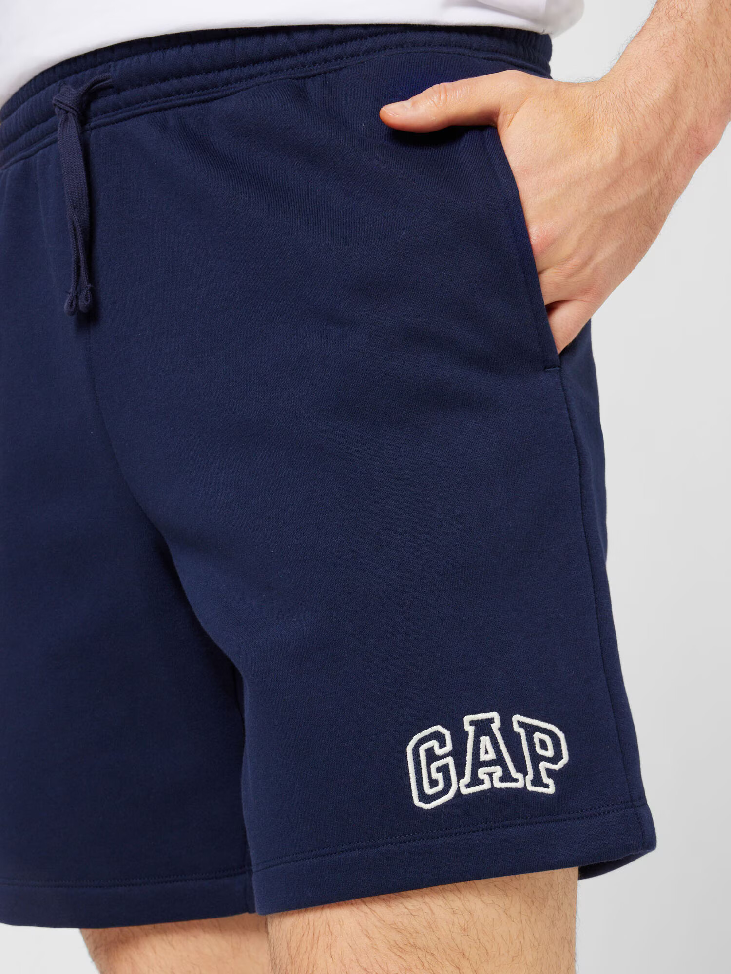 GAP Pantaloni bleumarin / alb - Pled.ro