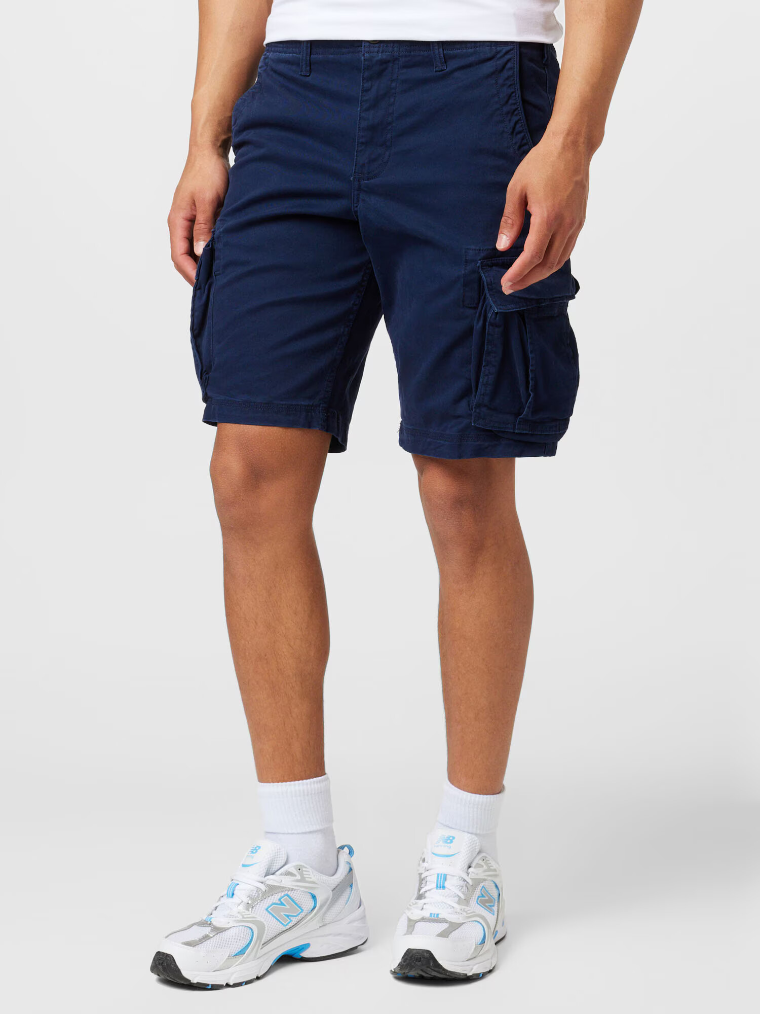 GAP Pantaloni cu buzunare albastru marin - Pled.ro