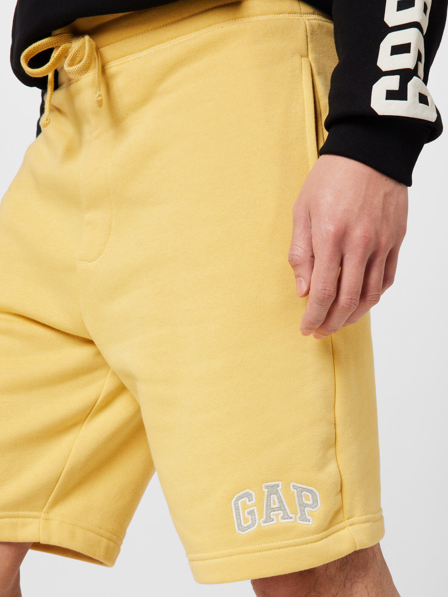 GAP Pantaloni maro coniac / gri / alb - Pled.ro