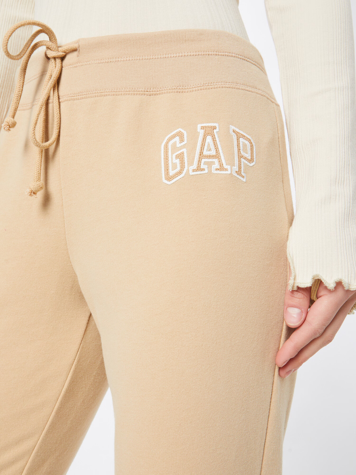 GAP Pantaloni maro deschis / alb - Pled.ro