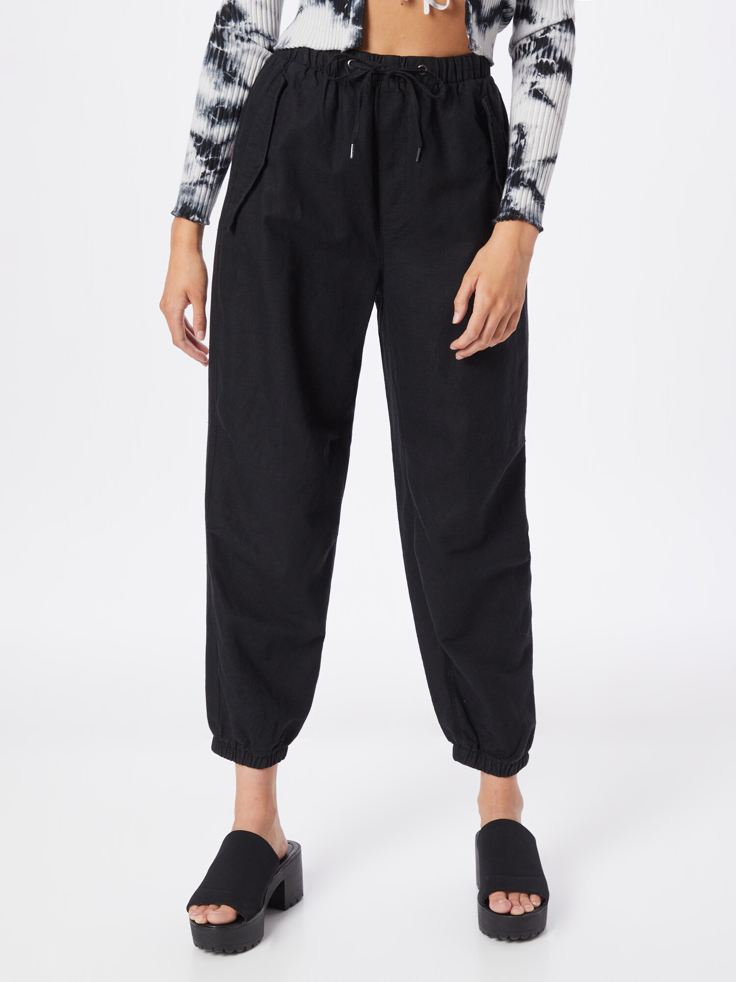 GAP Pantaloni negru - Pled.ro