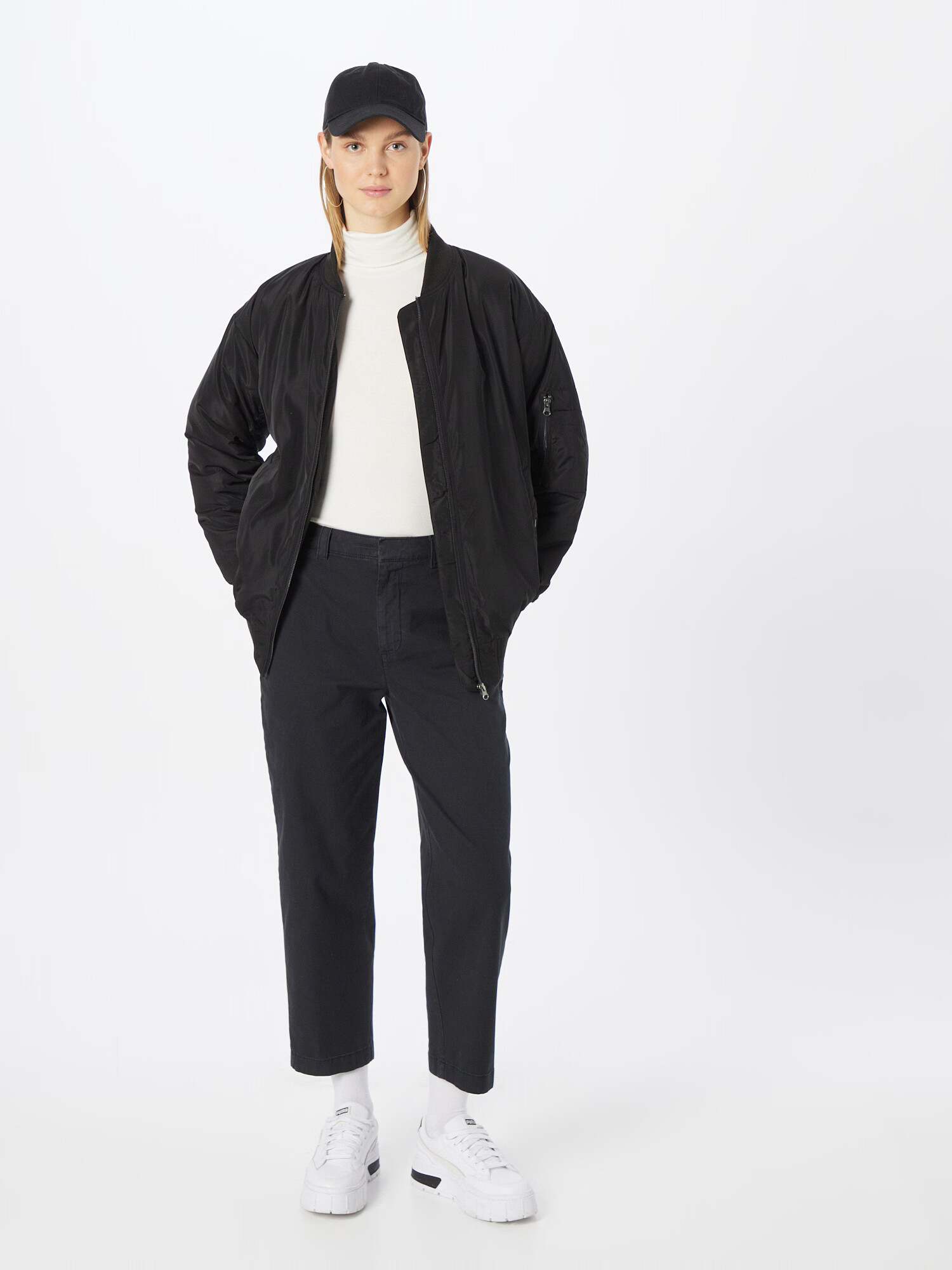 GAP Pantaloni negru - Pled.ro