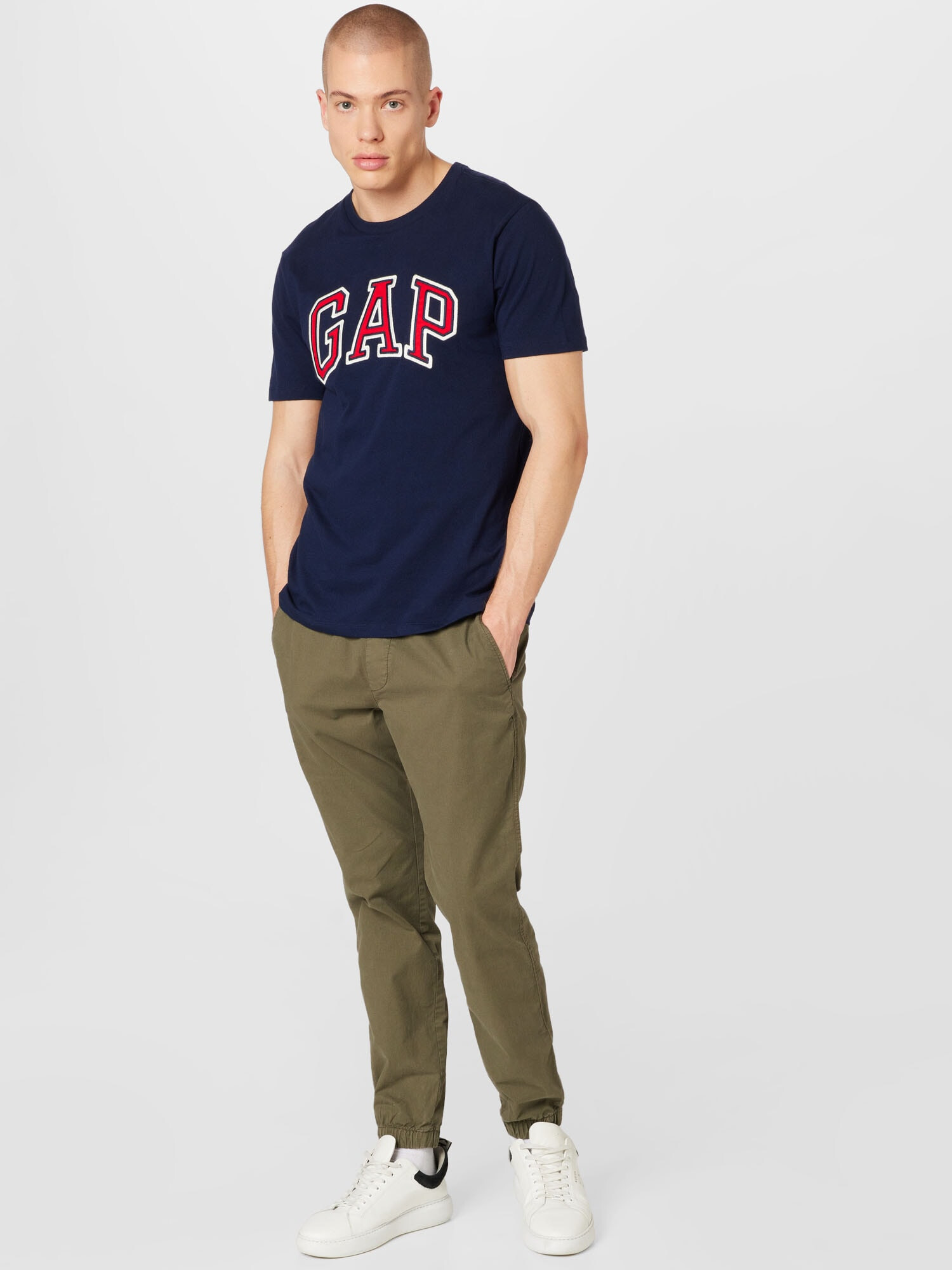 GAP Pantaloni oliv - Pled.ro