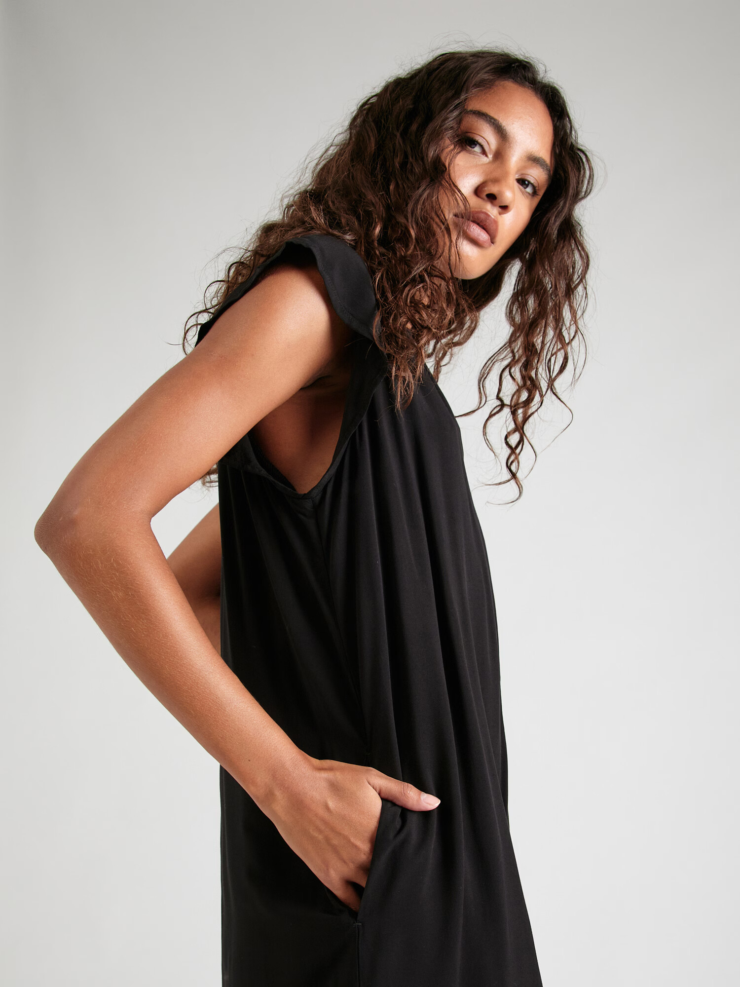 GAP Rochie 'ZEN' negru - Pled.ro