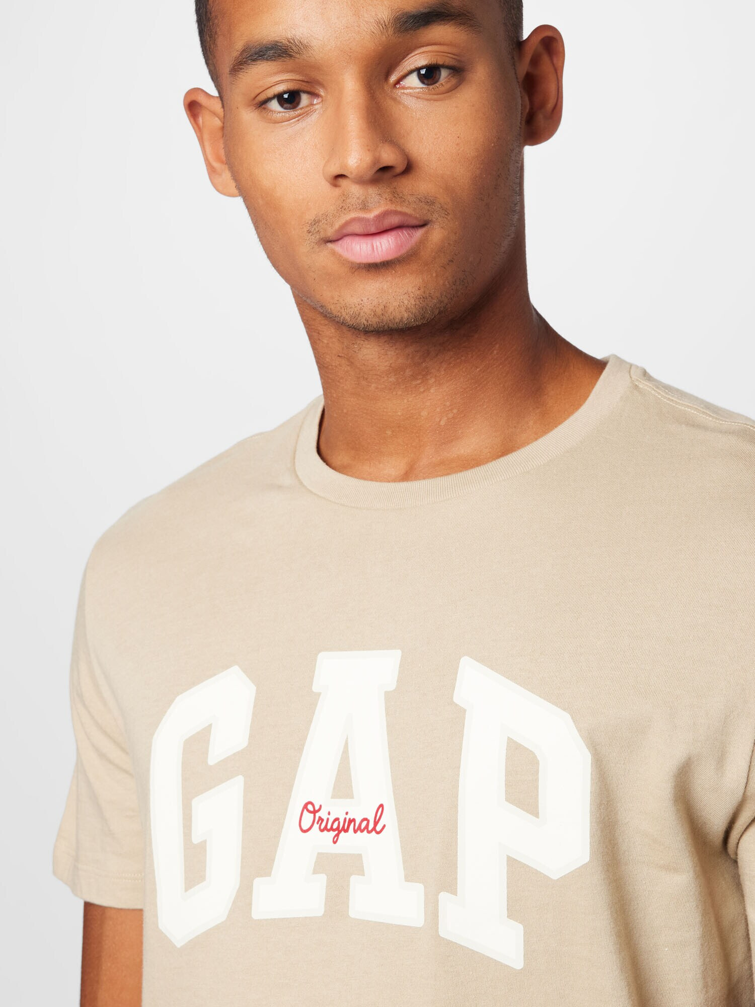 GAP Tricou bej / alb - Pled.ro