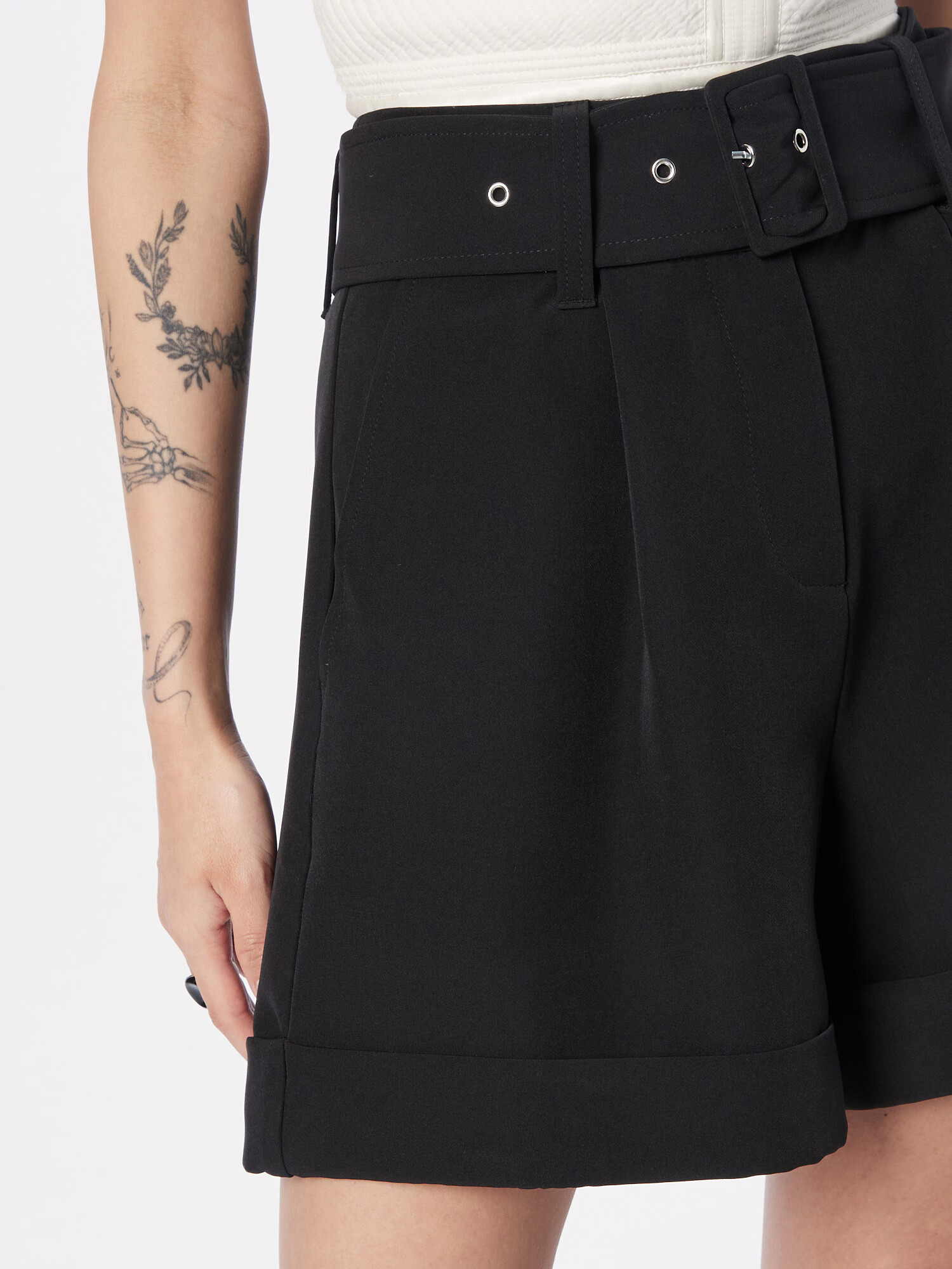 GUESS Pantaloni cutați negru - Pled.ro