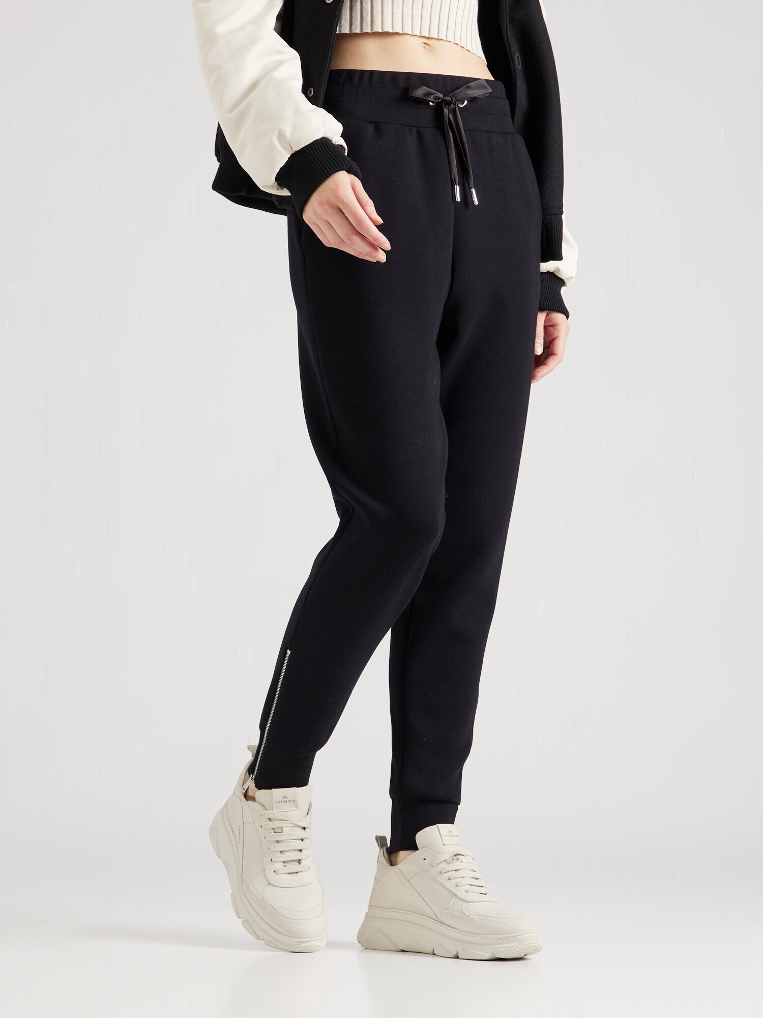 GUESS Pantaloni negru - Pled.ro