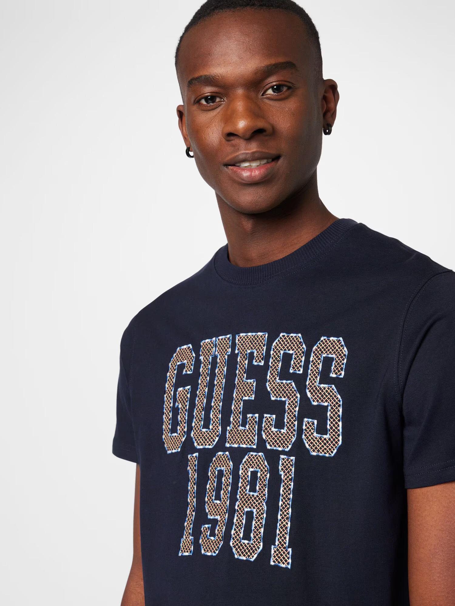 GUESS Tricou 'MILAD' bej / bleumarin / albastru deschis / alb - Pled.ro