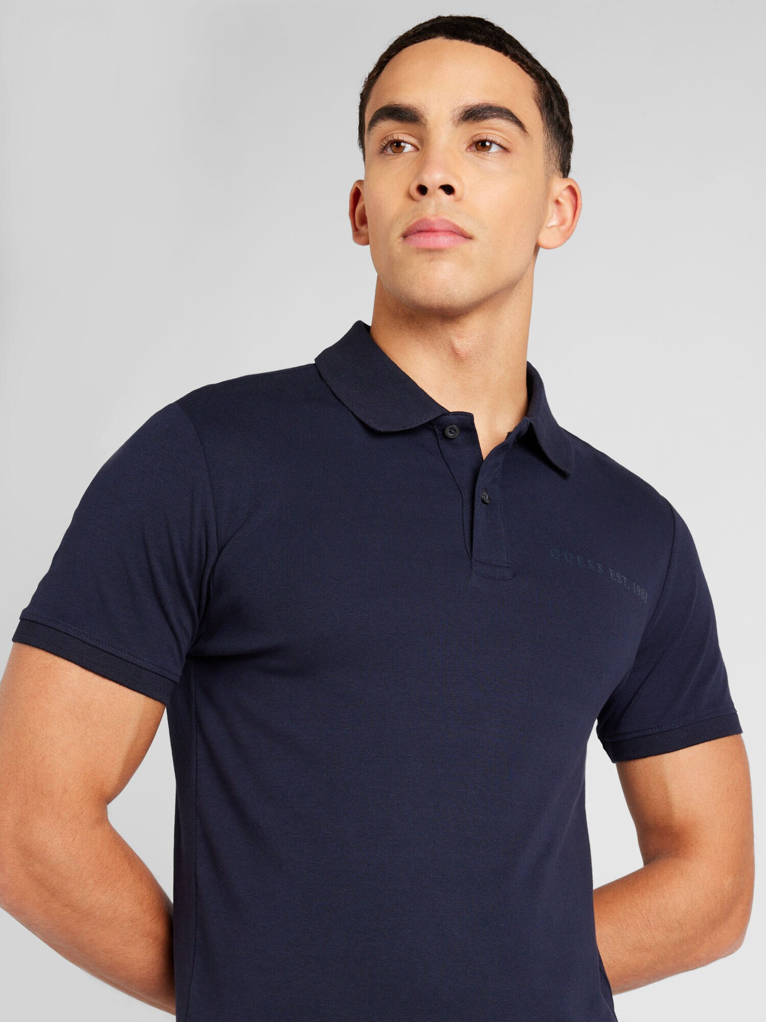 GUESS Tricou 'Nolan' bleumarin - Pled.ro