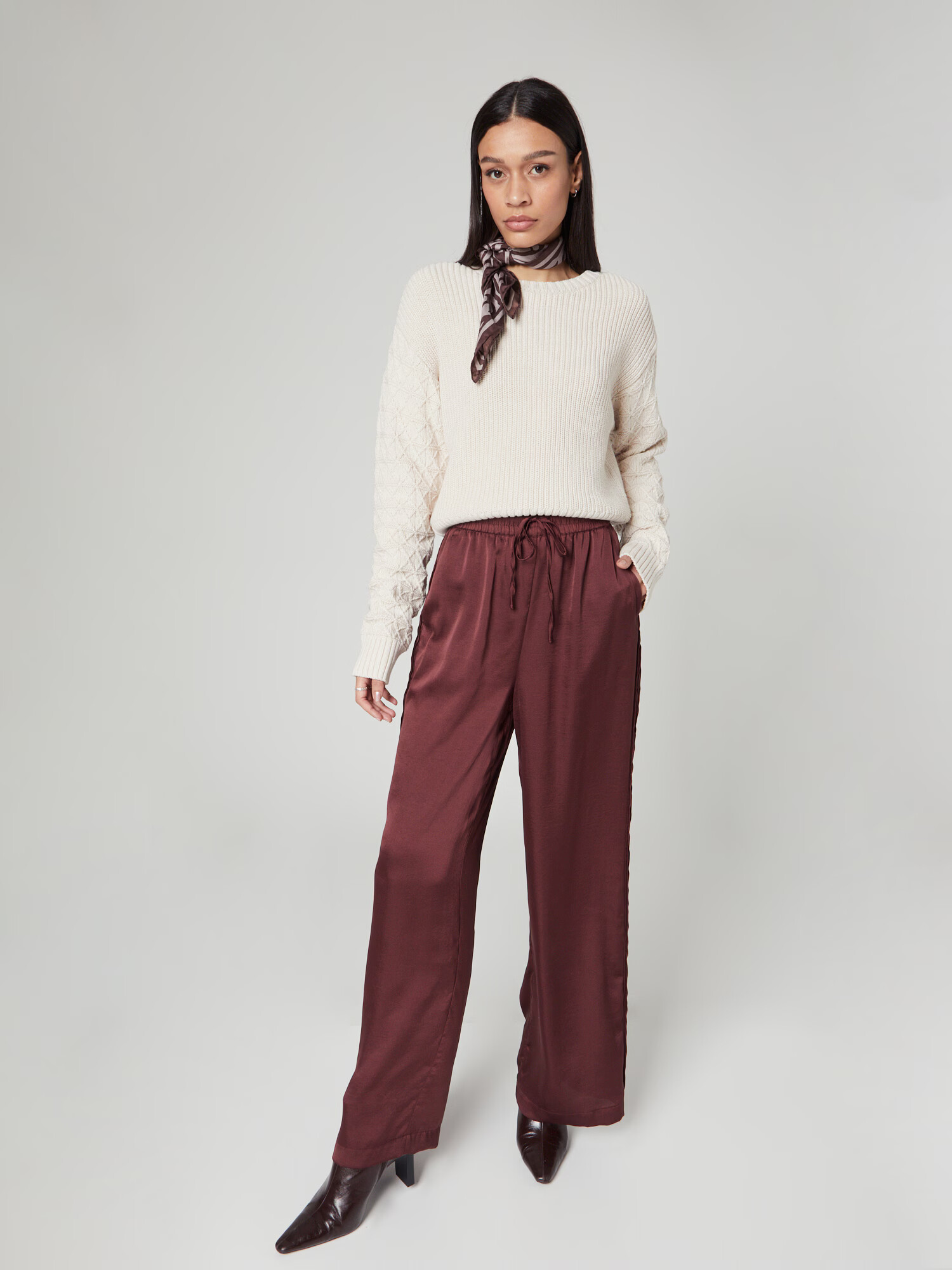 Guido Maria Kretschmer Women Pantaloni 'Linda' roșu burgundy - Pled.ro