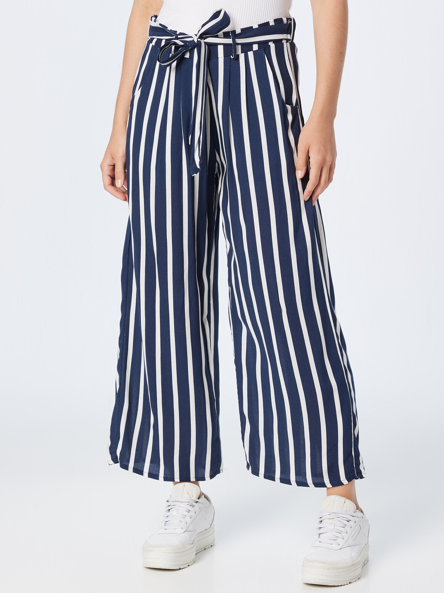 Hailys Pantaloni 'Cira' bleumarin / alb - Pled.ro