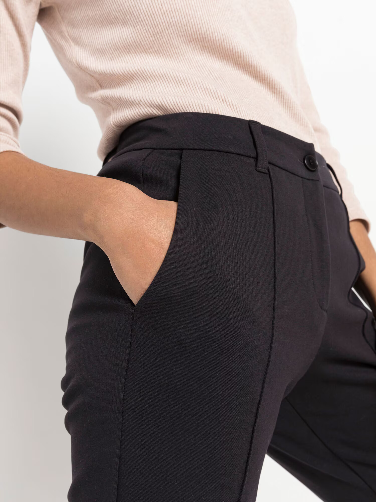 hessnatur Pantaloni negru - Pled.ro