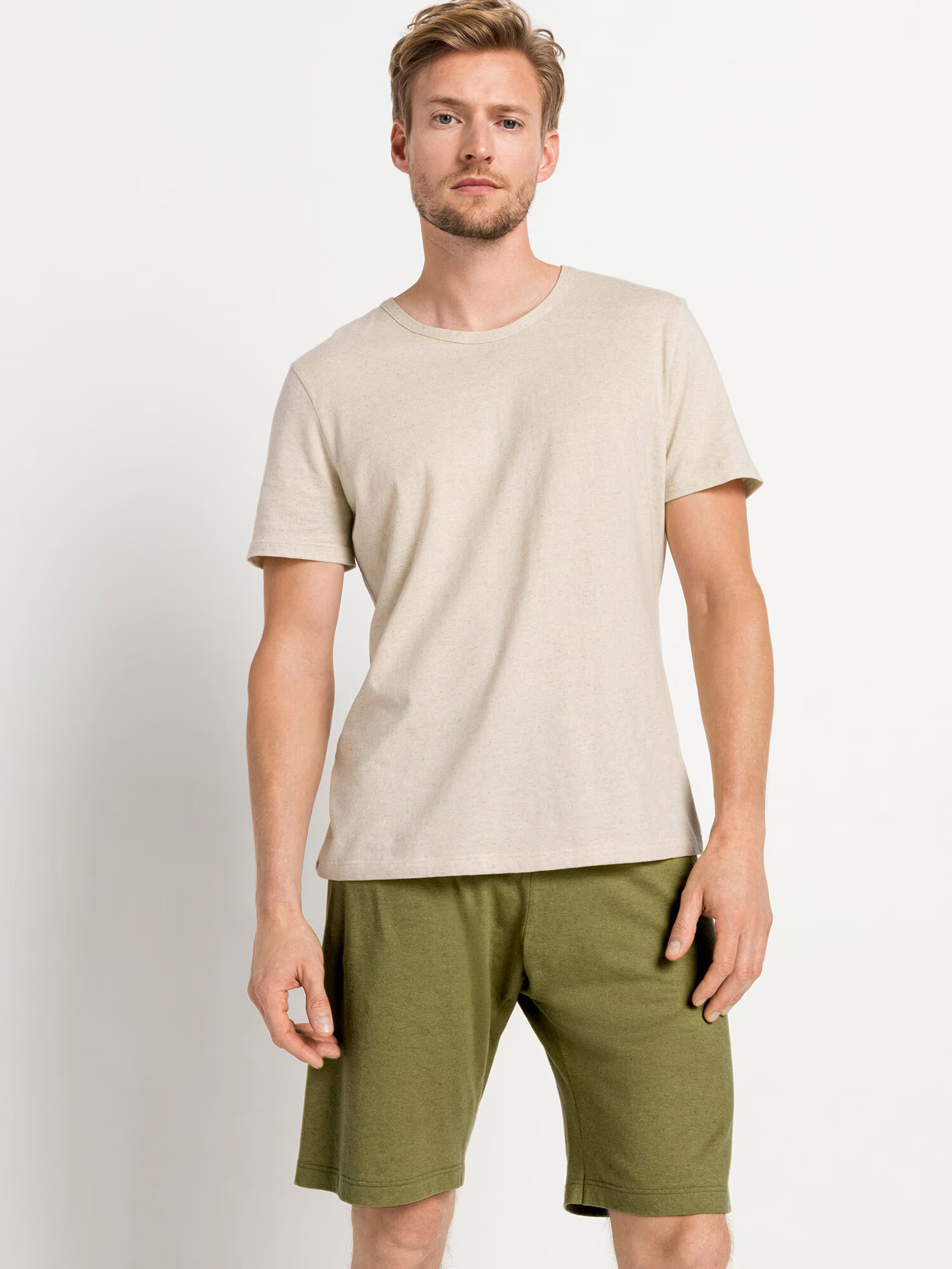 hessnatur Pantaloni oliv - Pled.ro