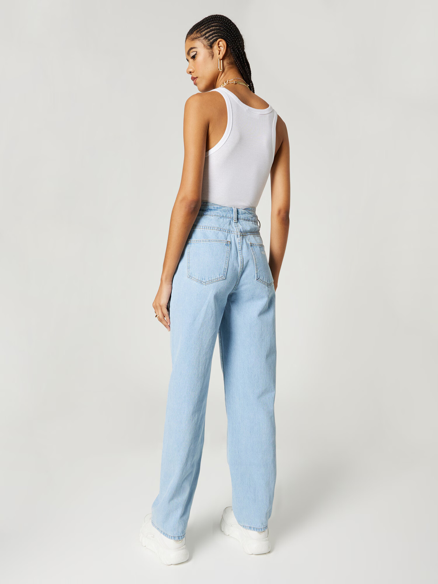 Hoermanseder x About You Jeans 'Emmy' albastru deschis - Pled.ro